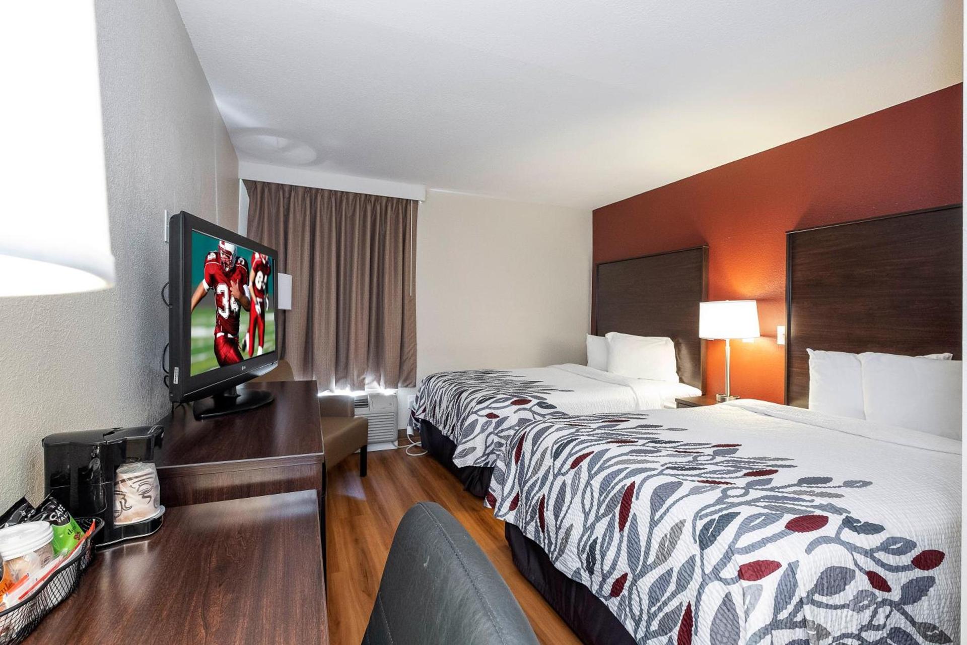 Red Roof Inn Roanoke Rapids photo 14