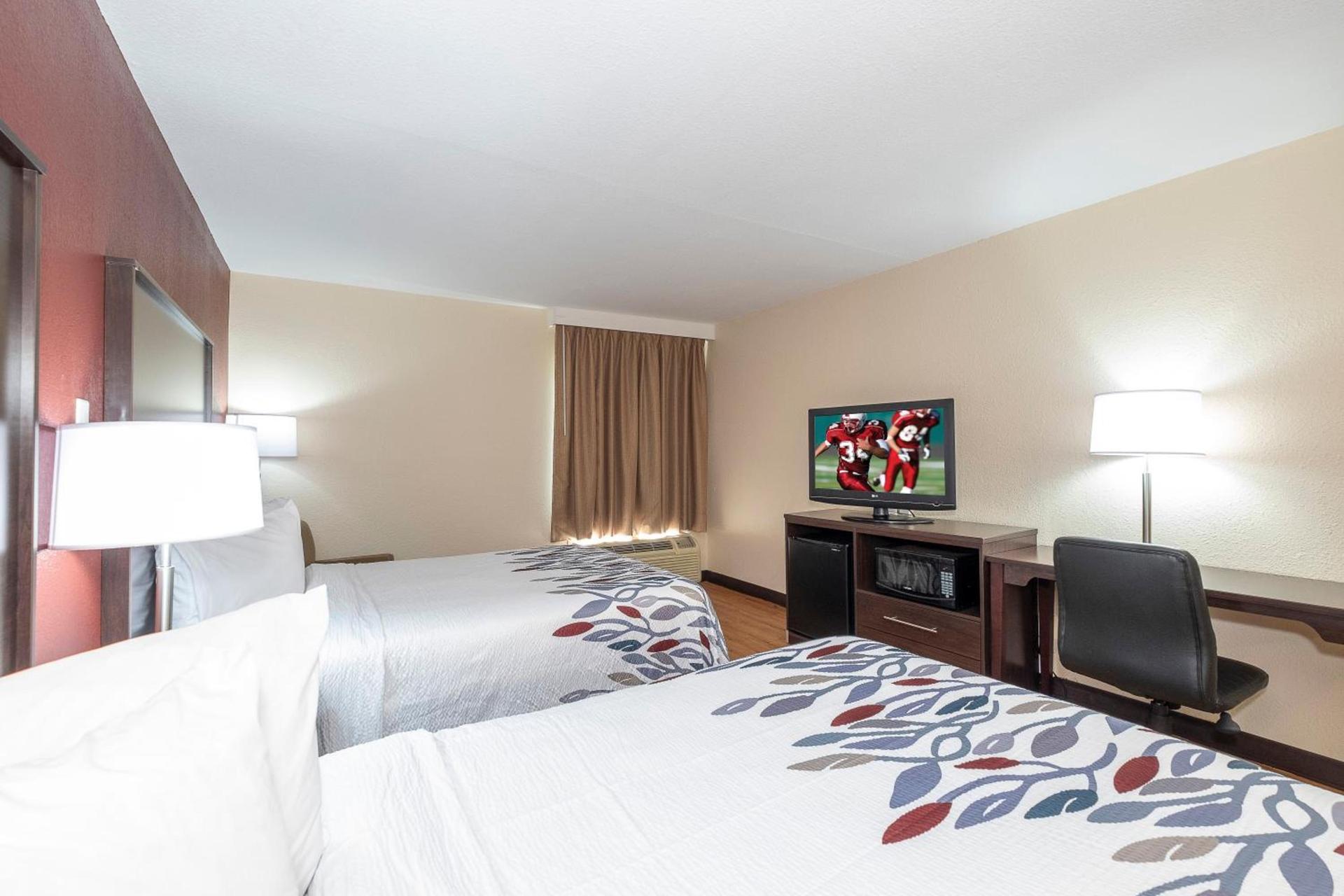 Red Roof Inn Roanoke Rapids photo 18