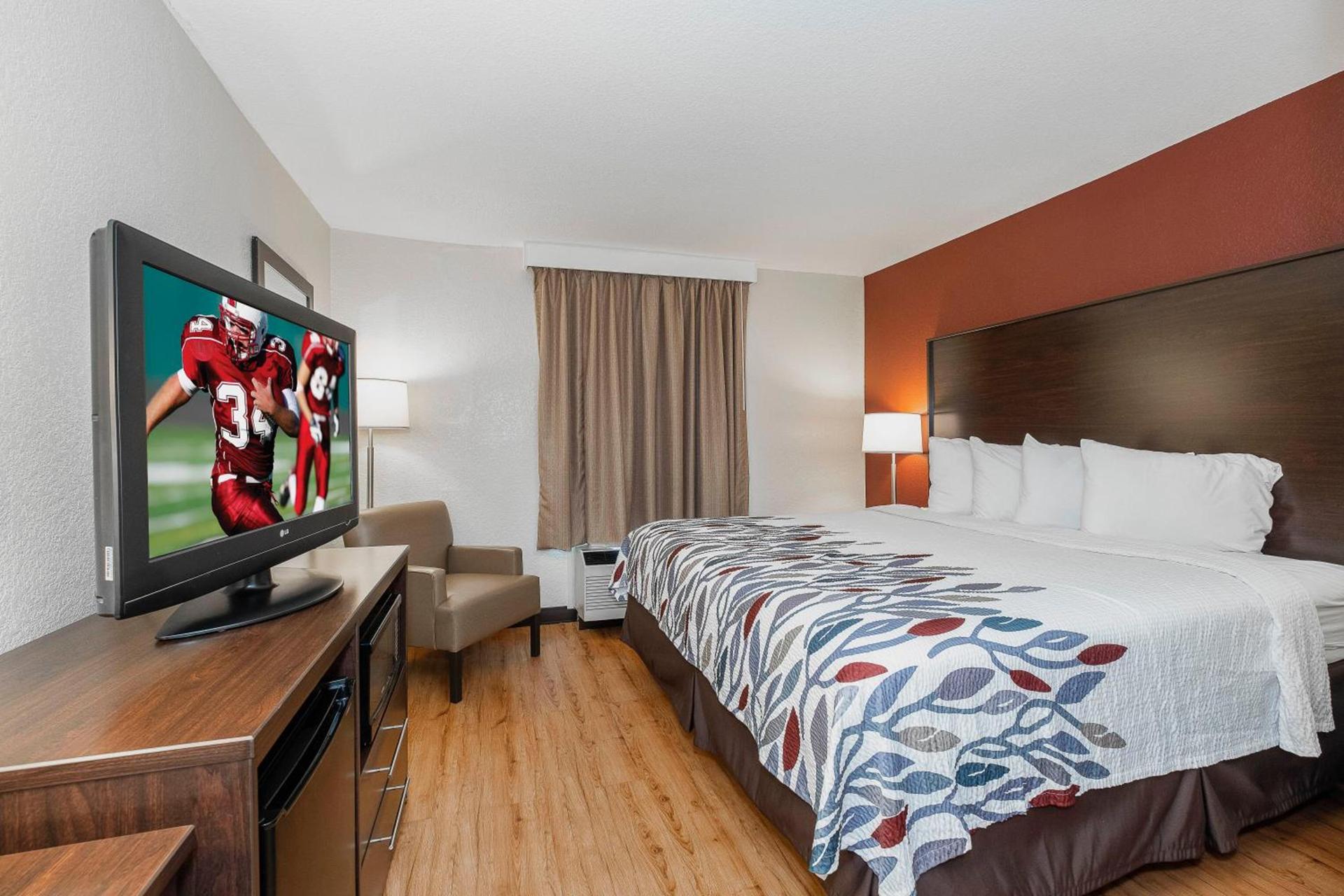 Red Roof Inn Roanoke Rapids photo 19