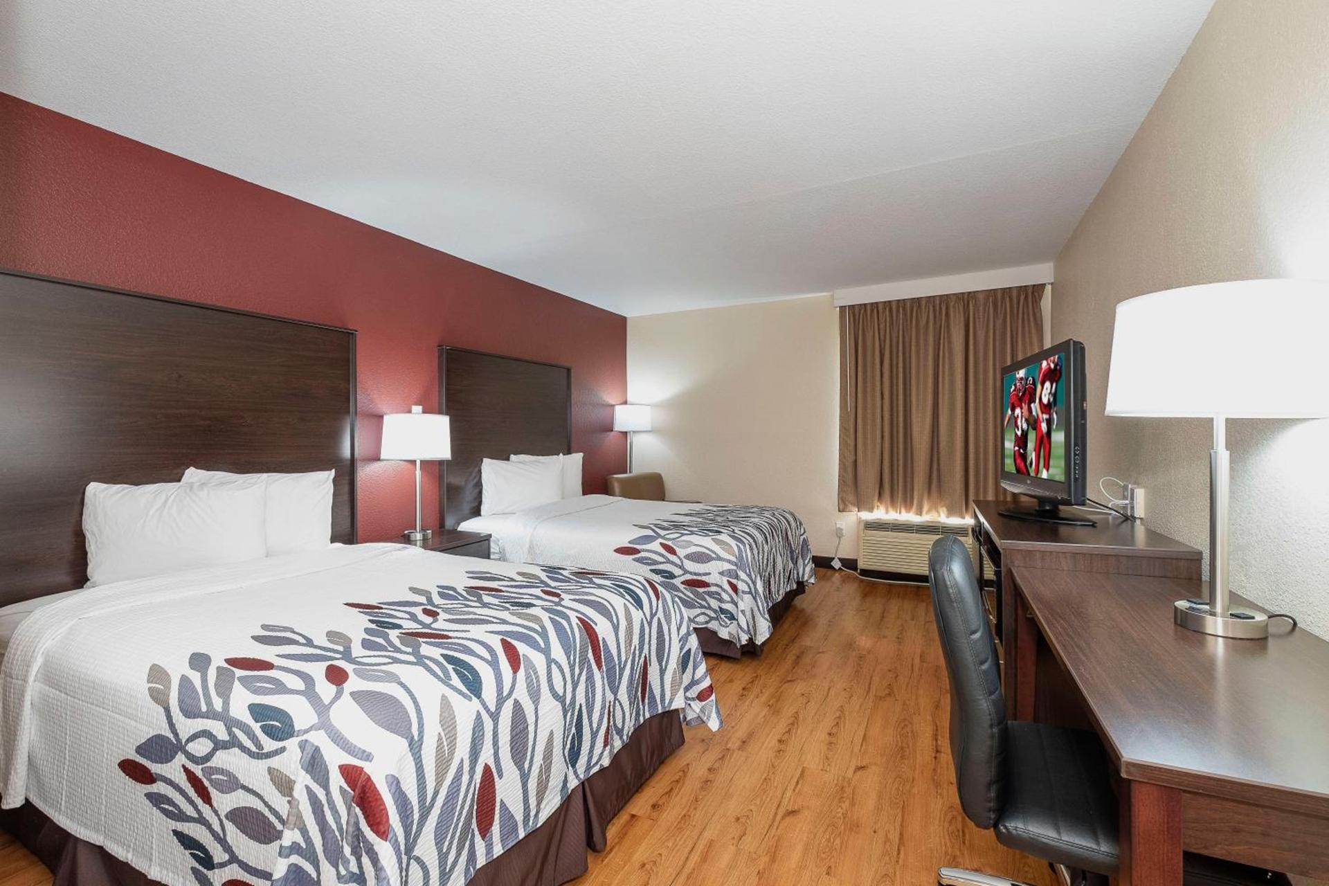 Red Roof Inn Roanoke Rapids photo 13