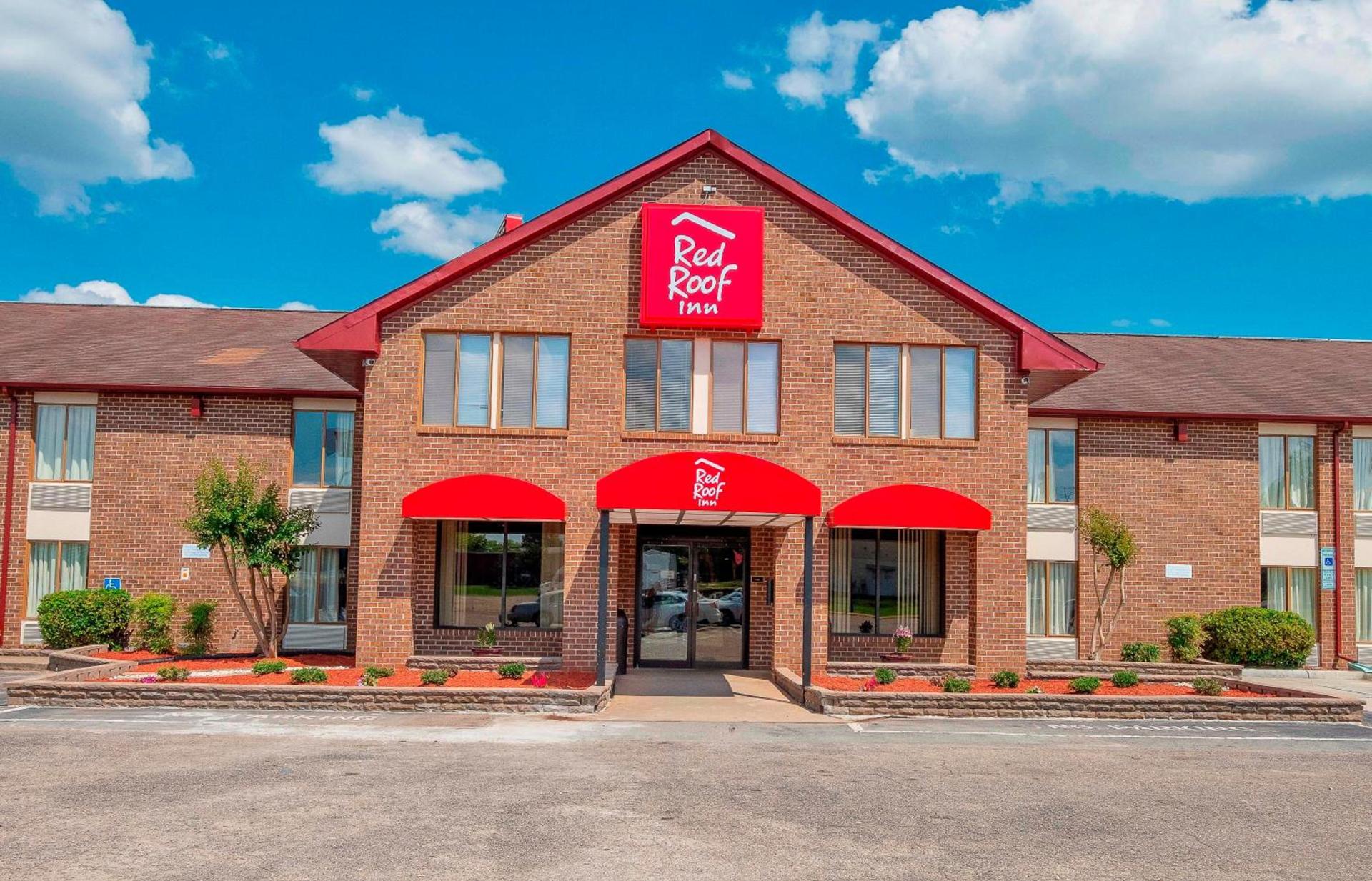 Red Roof Inn Roanoke Rapids photo 2