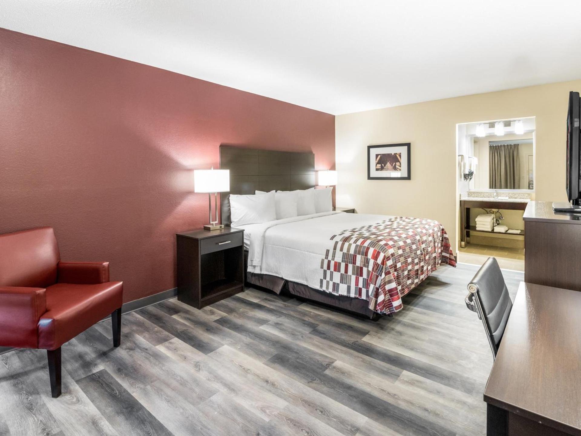 Red Roof Inn Dandridge photo 16