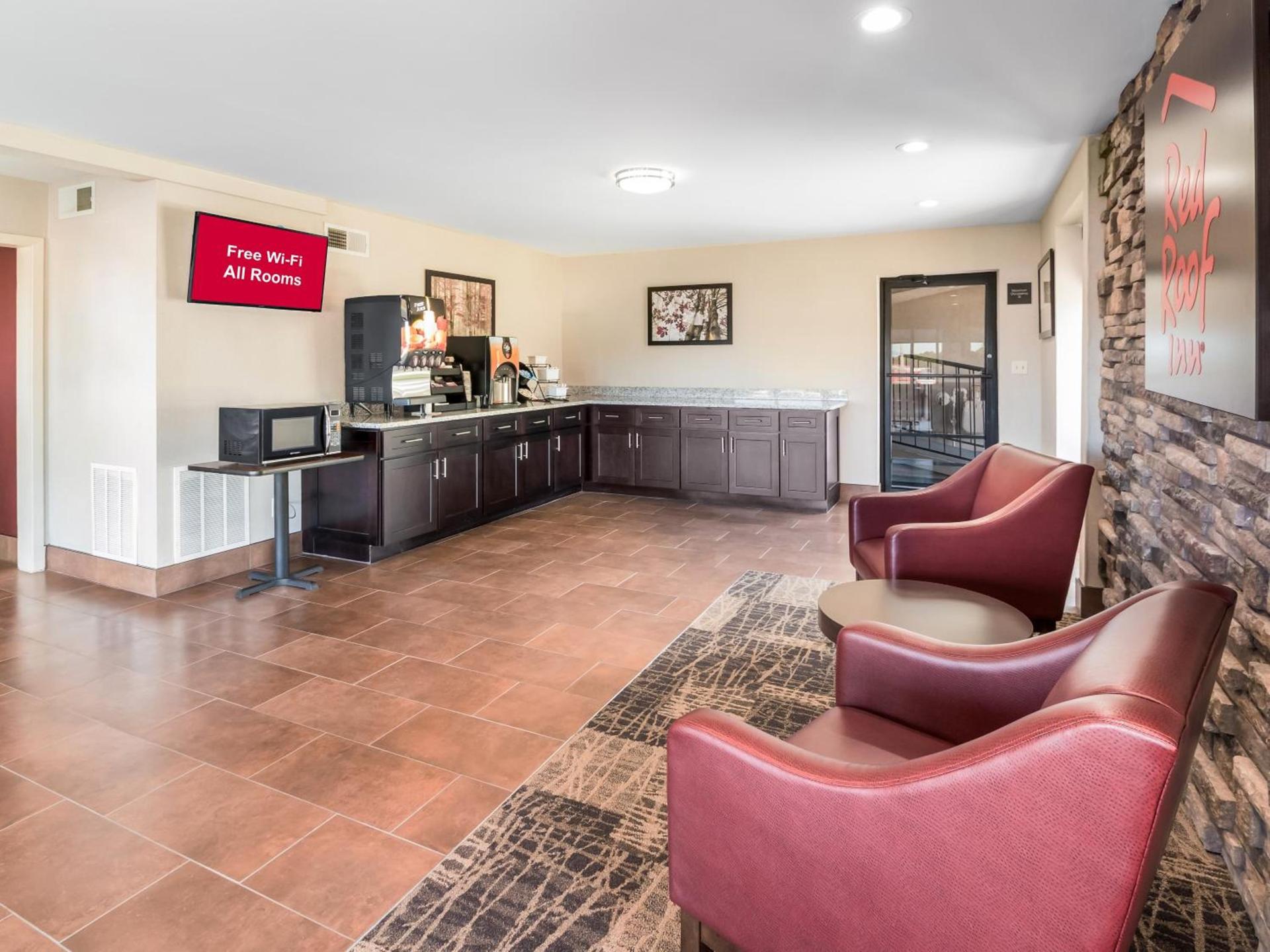 Red Roof Inn Dandridge photo 9