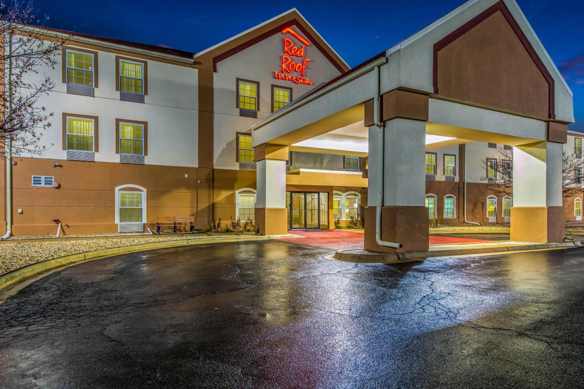 Econo Lodge Inn & Suites photo 7