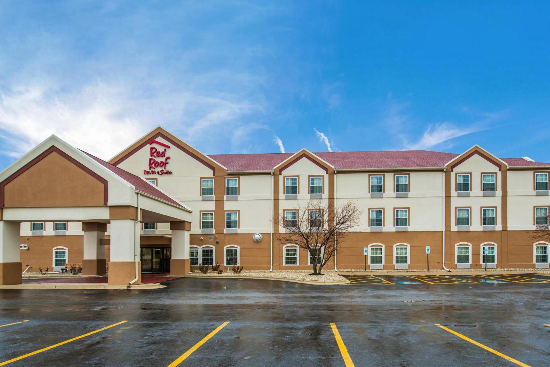 Econo Lodge Inn & Suites photo 2