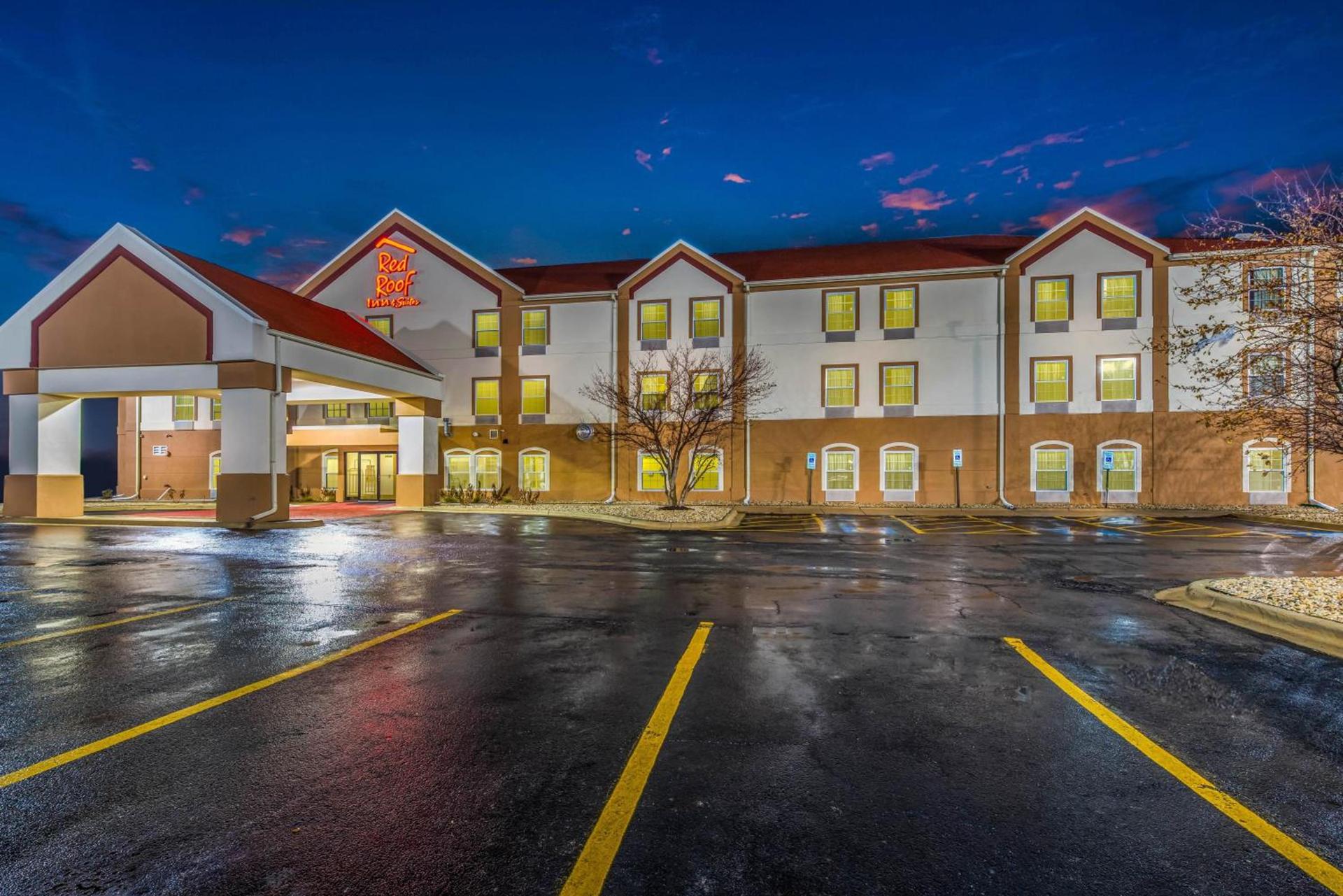 Econo Lodge Inn & Suites photo 5