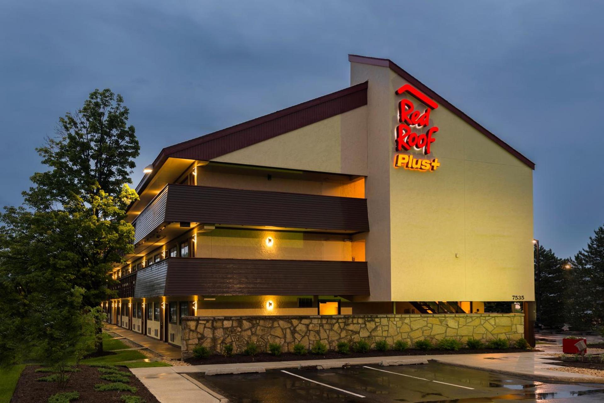 Red Roof Inn PLUS+ Chicago - Willowbrook photo 6