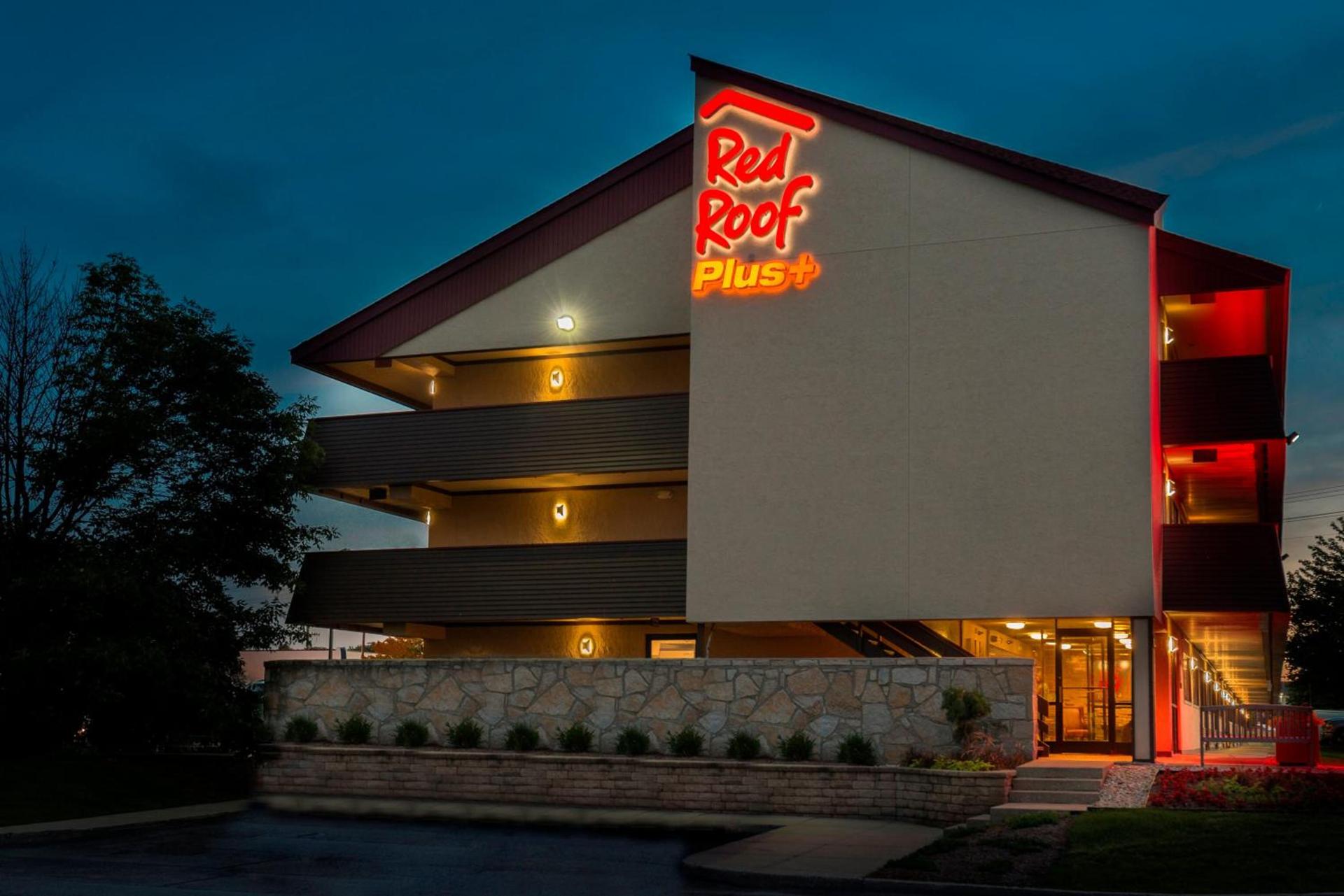 Red Roof Inn PLUS+ Chicago - Naperville photo 5
