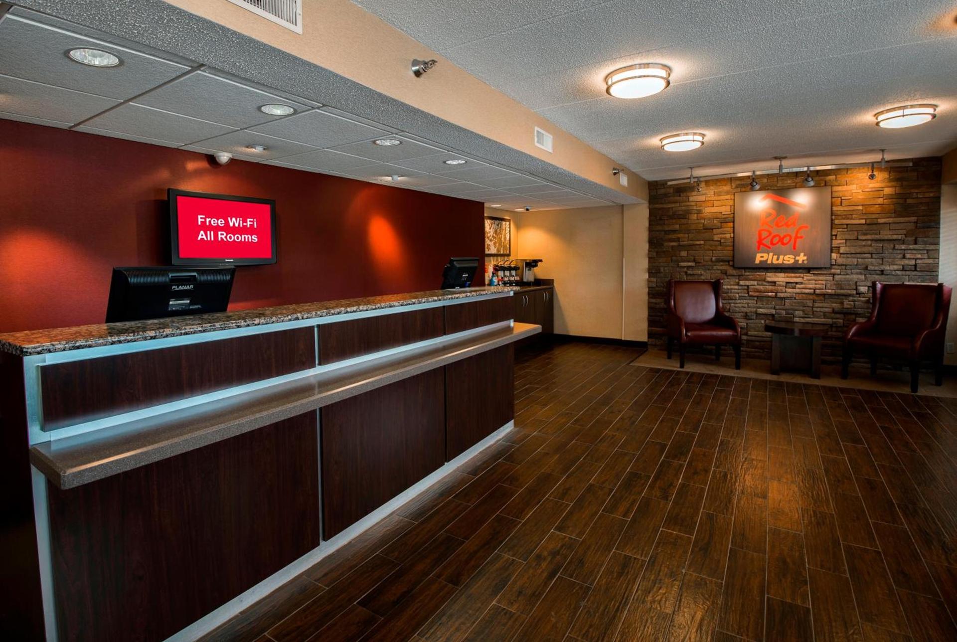 Red Roof Inn PLUS+ Chicago - Naperville photo 7