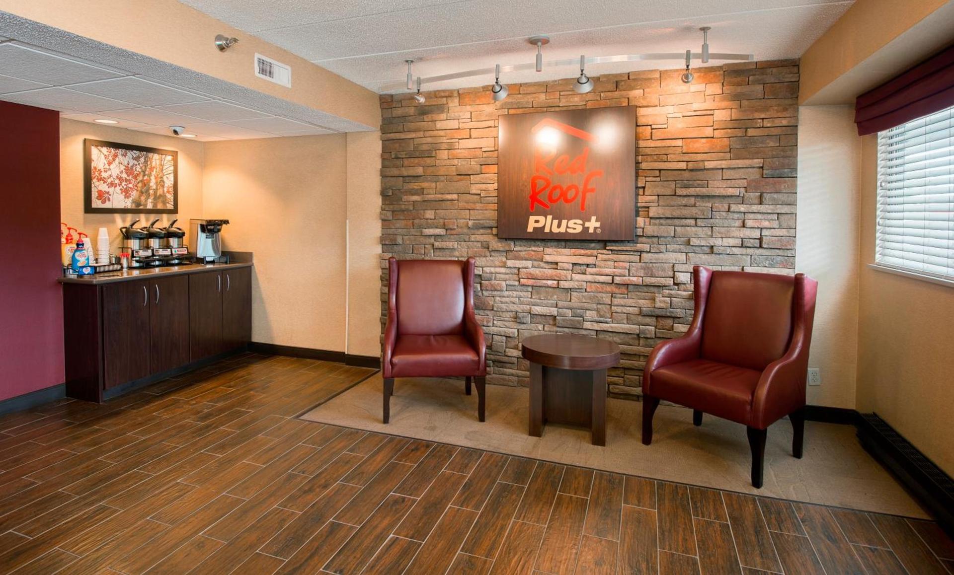 Red Roof Inn PLUS+ Chicago - Naperville photo 8