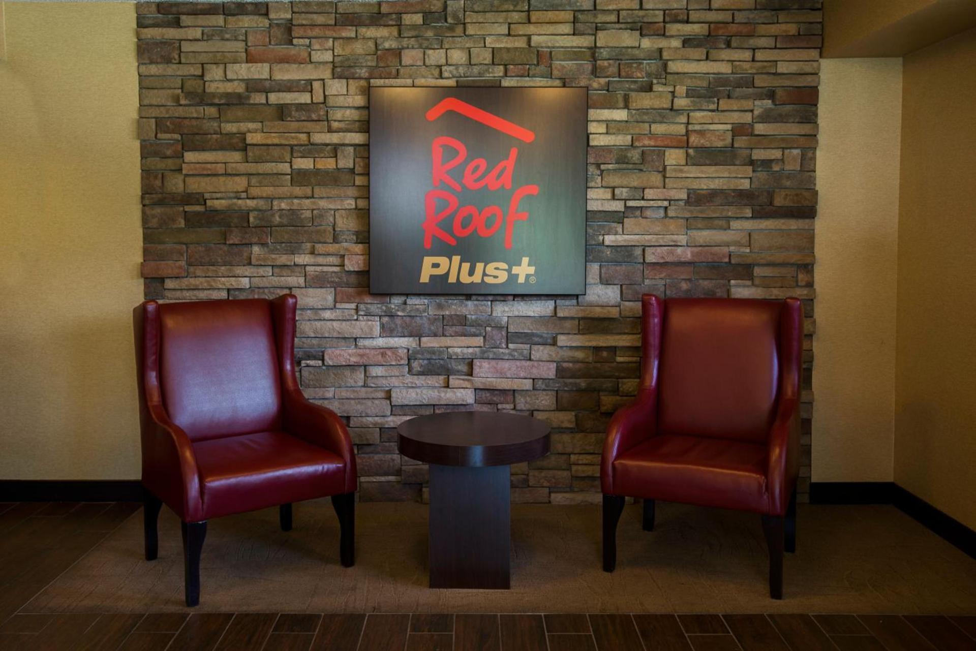 Red Roof Inn PLUS+ Chicago - Willowbrook photo 8