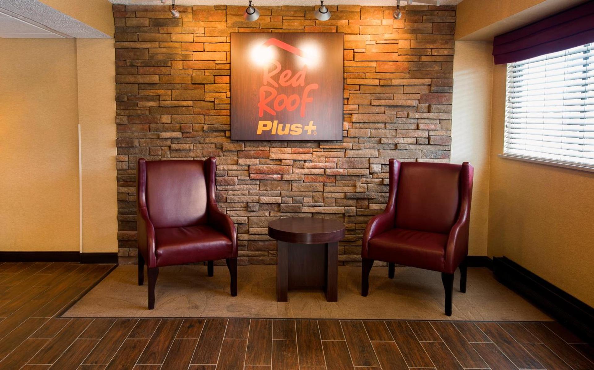 Red Roof Inn PLUS+ Chicago - Naperville photo 9
