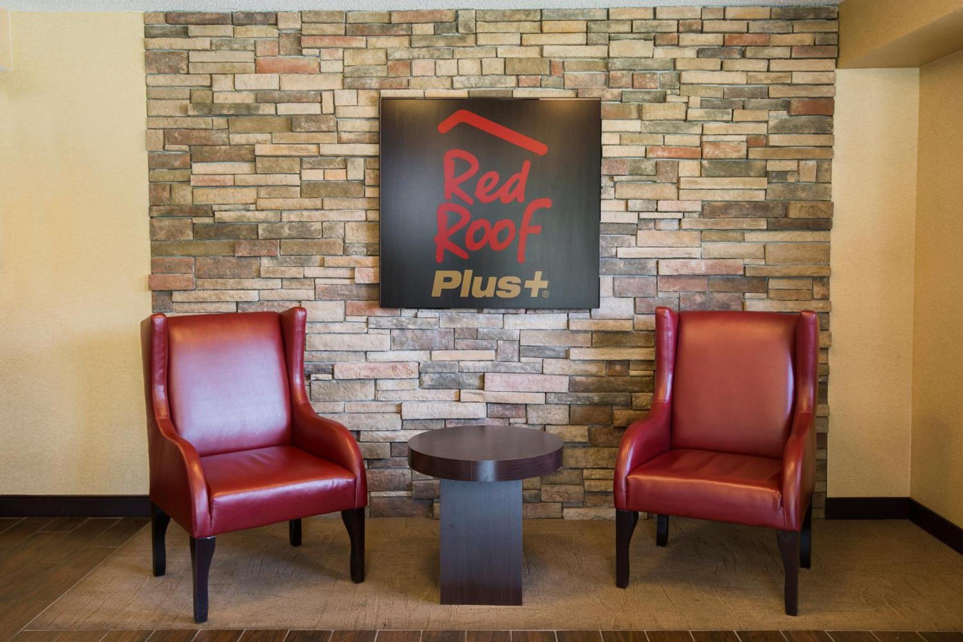 Red Roof Inn PLUS+ Chicago - Willowbrook photo 9