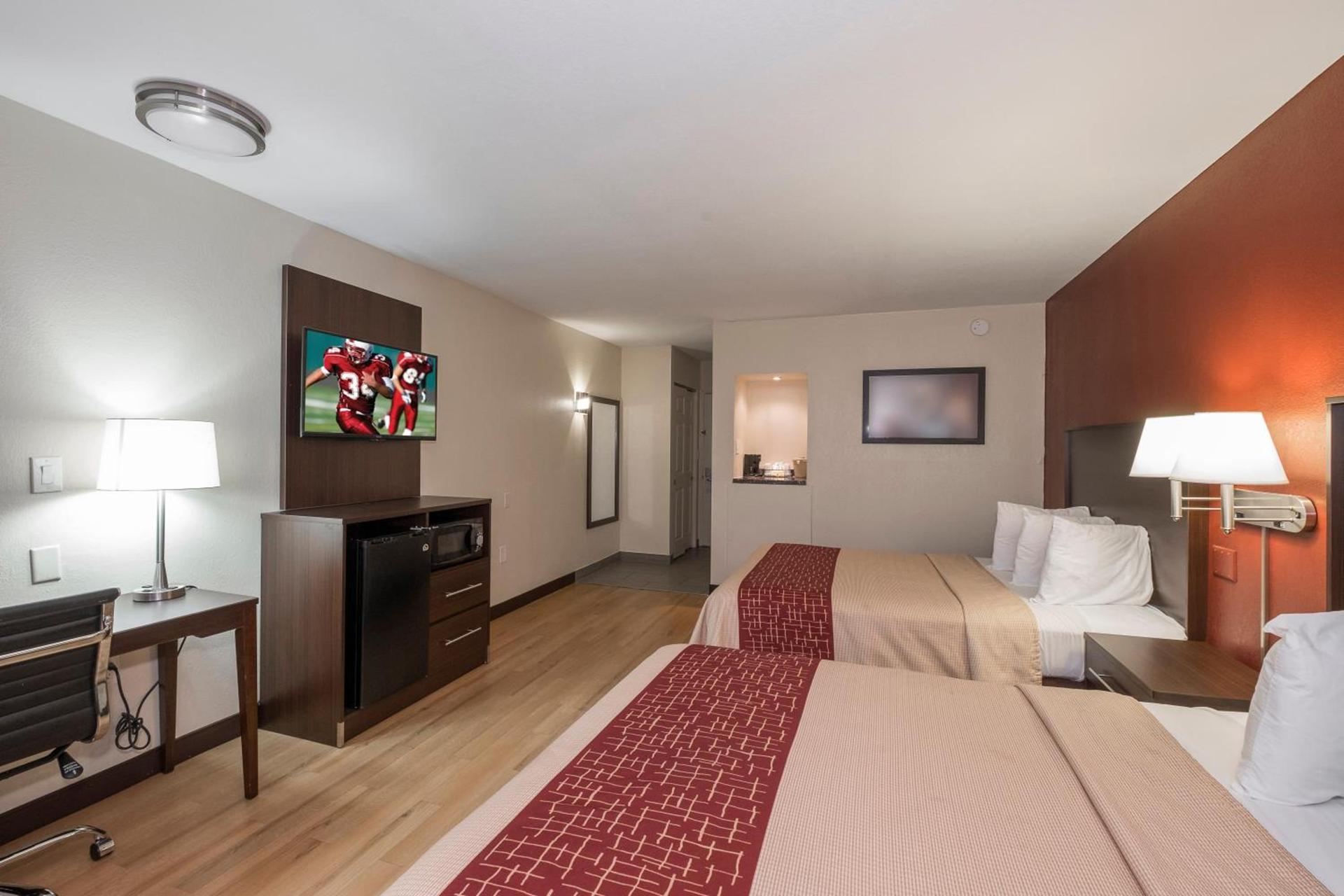 Red Roof Inn PLUS+ Poughkeepsie photo 21
