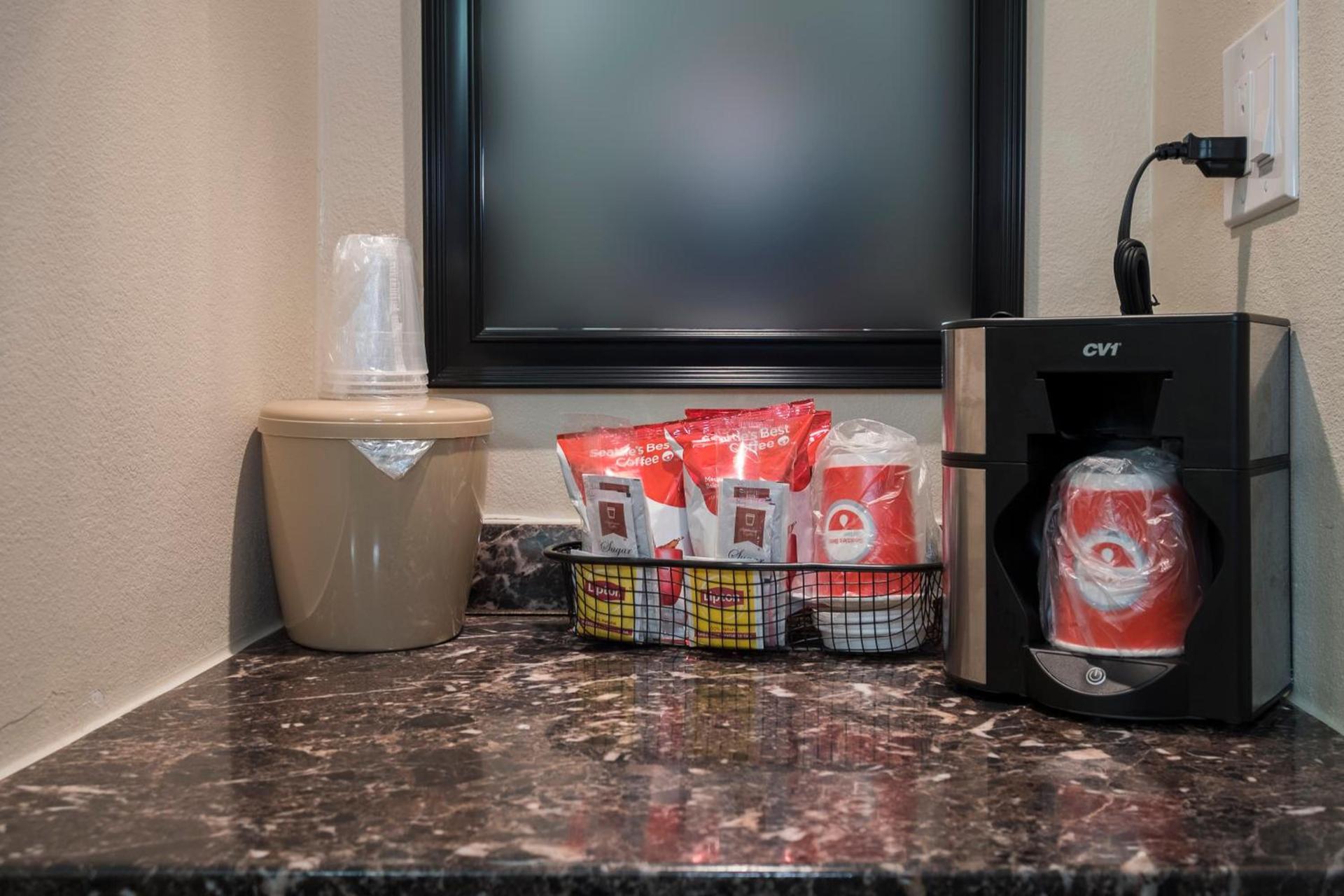 Red Roof Inn PLUS+ Poughkeepsie photo 23