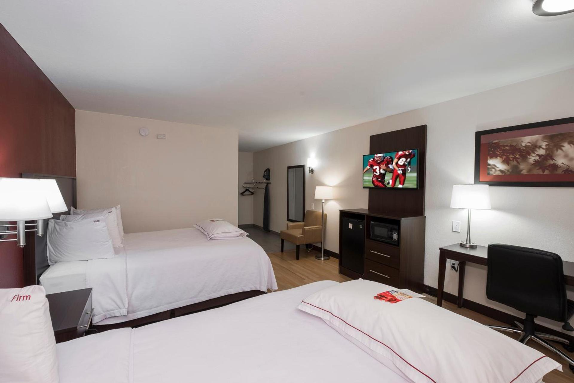 Red Roof Inn PLUS+ Poughkeepsie photo 16
