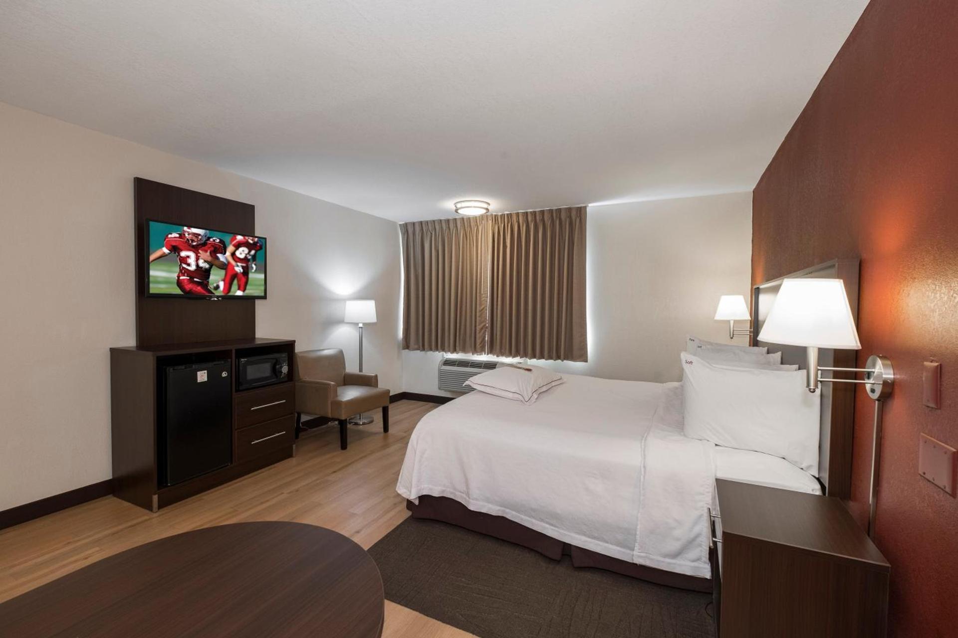 Red Roof Inn PLUS+ Poughkeepsie photo 10