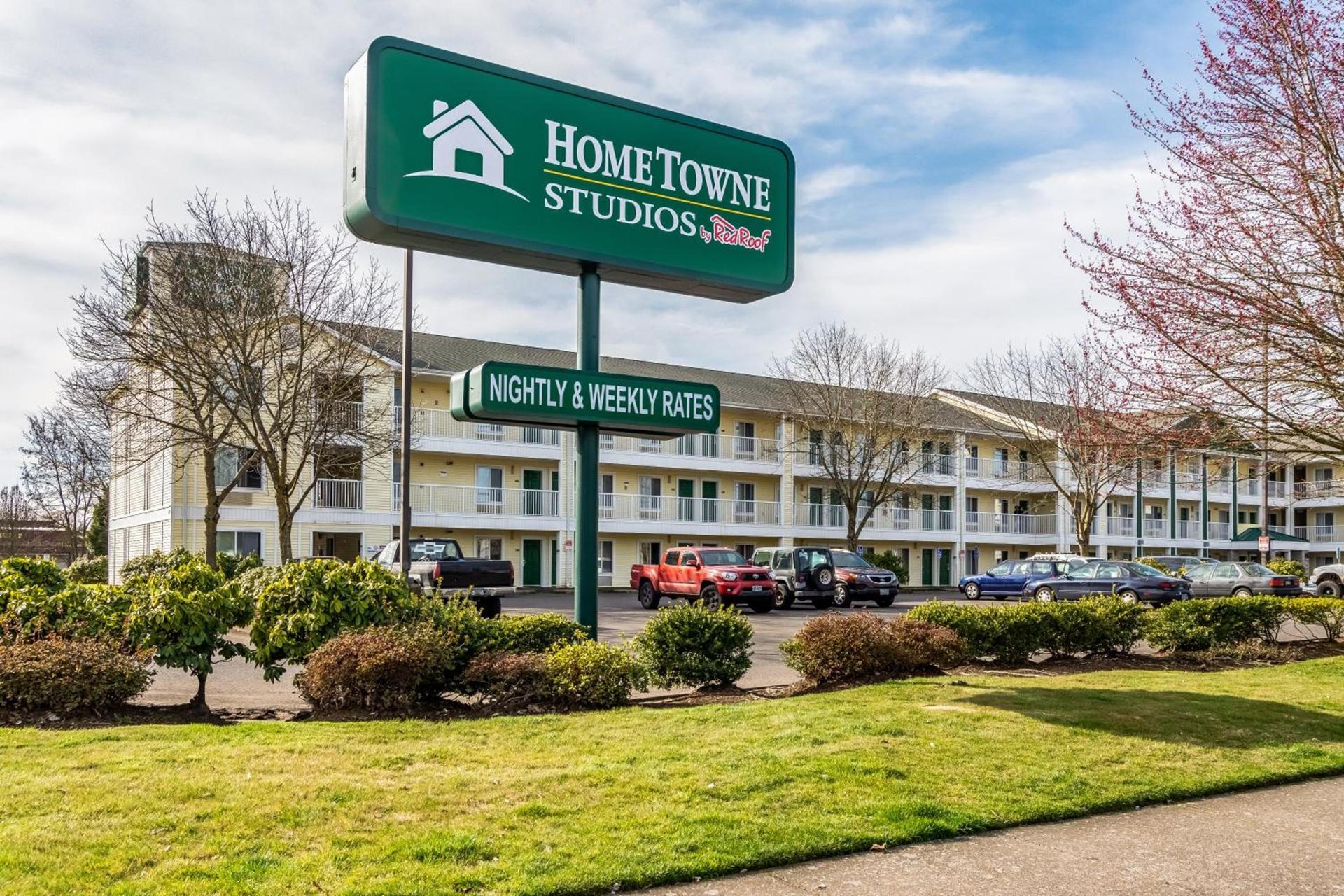 HomeTowne Studios by Red Roof Eugene - Springfield — hotel in Springfield