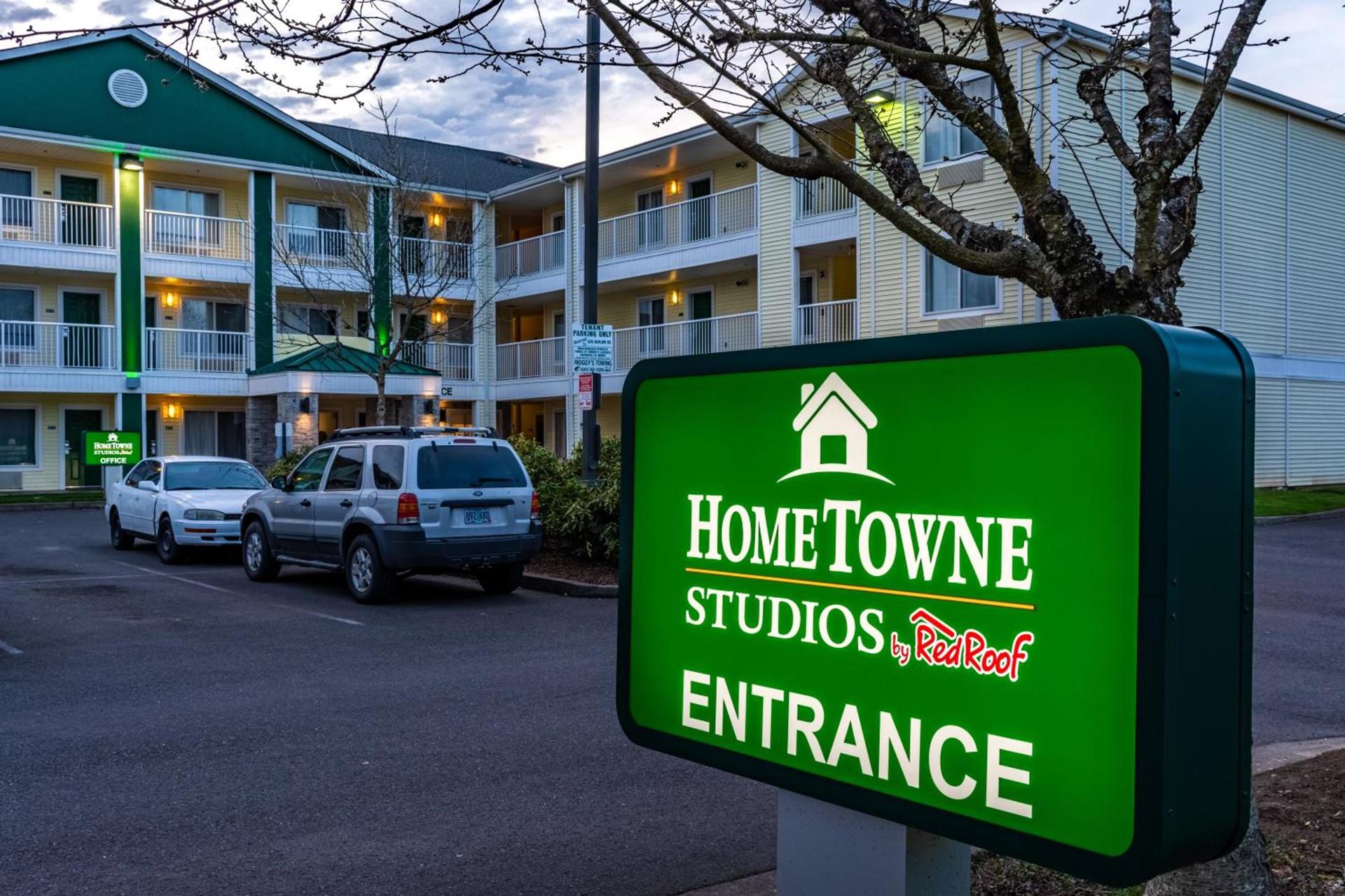 HomeTowne Studios by Red Roof Eugene - Springfield photo 4