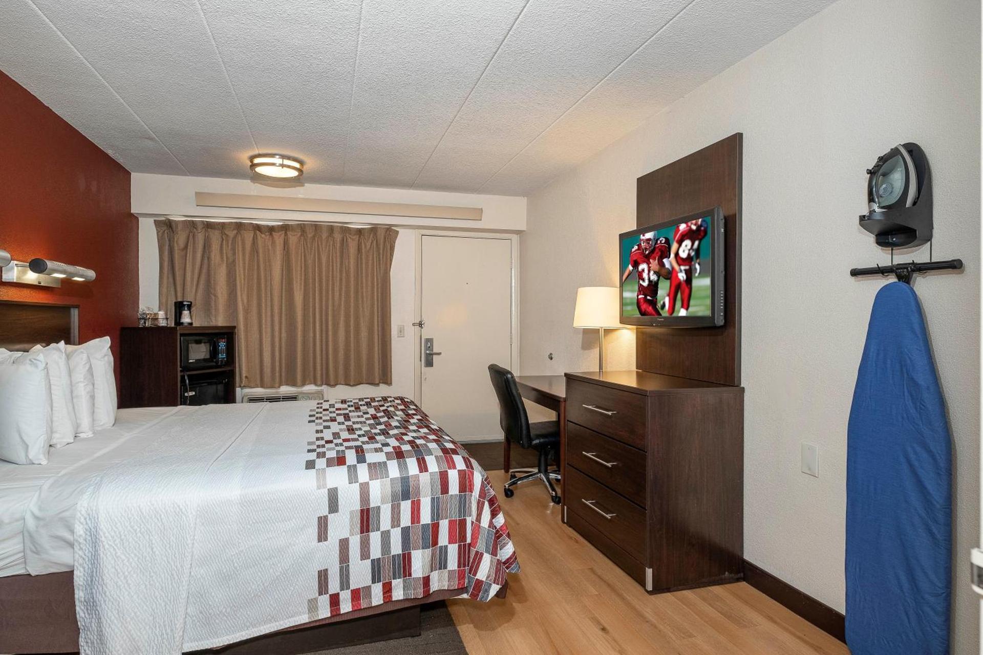 Red Roof Inn Mt Laurel photo 17