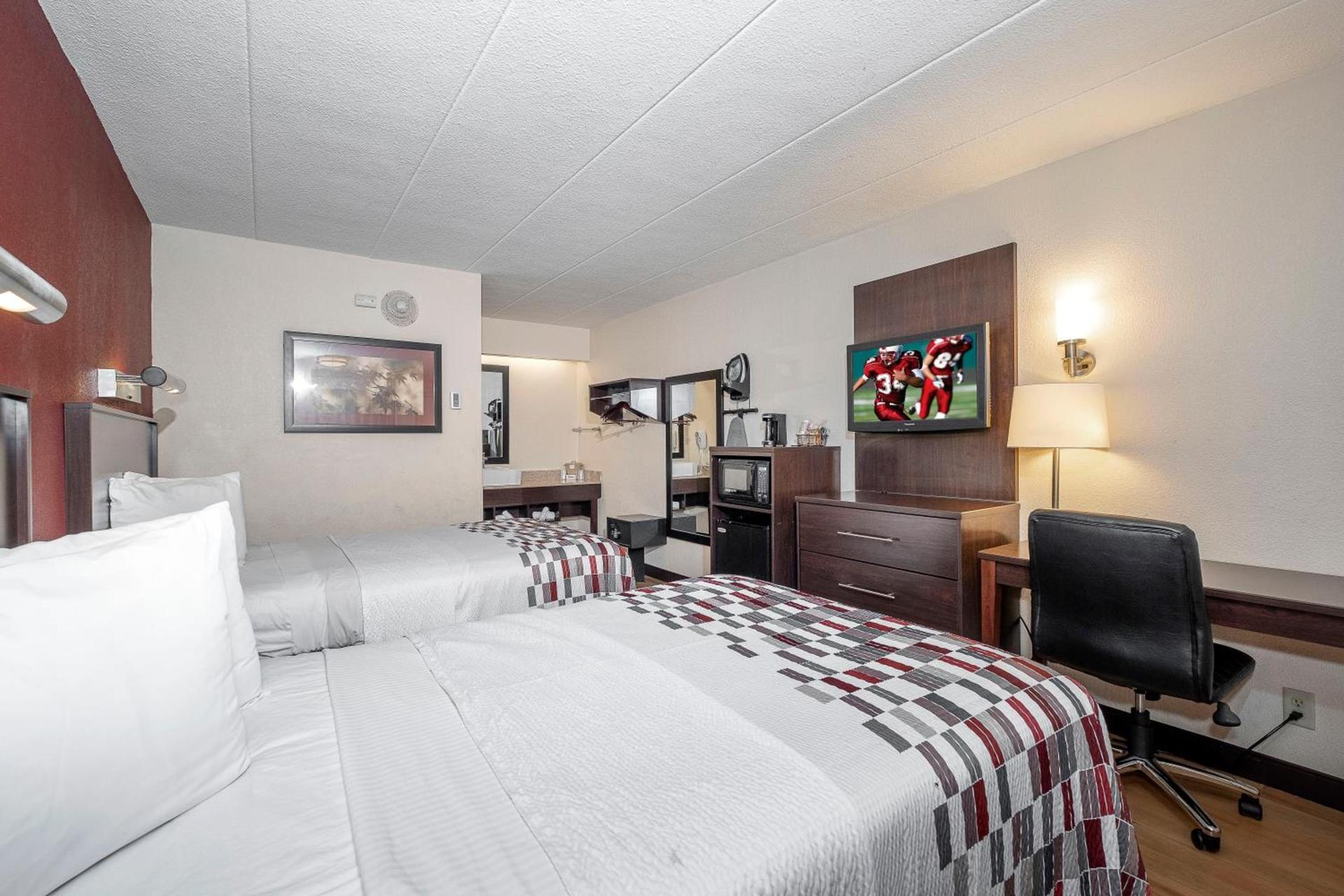 Red Roof Inn Mt Laurel photo 12