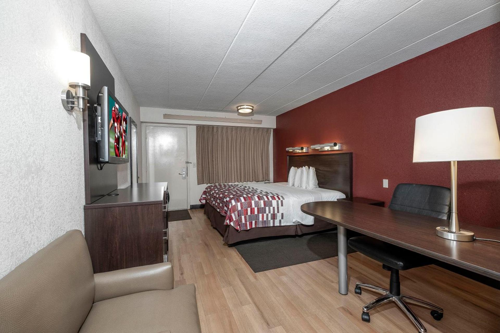Red Roof Inn Mt Laurel photo 10