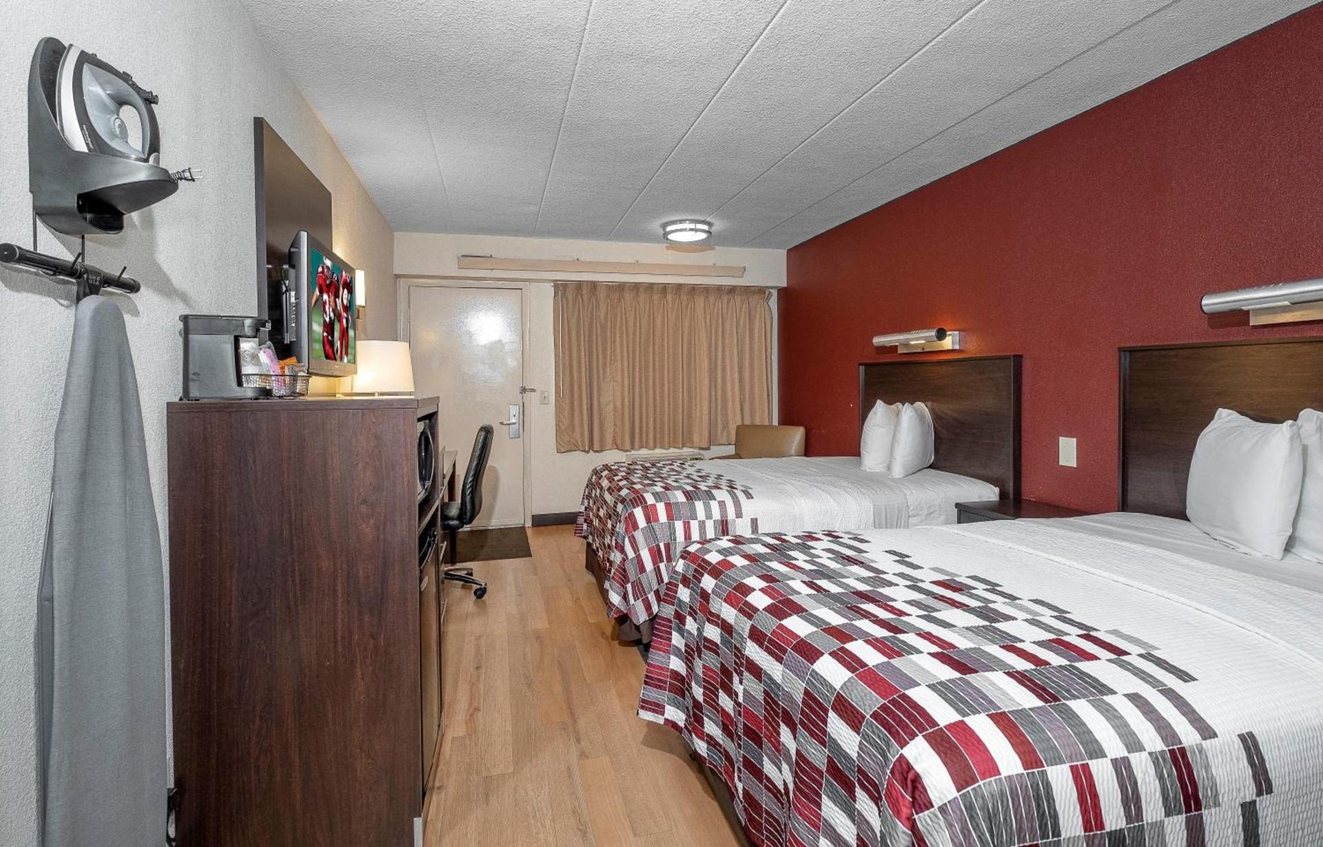Red Roof Inn Mt Laurel photo 13