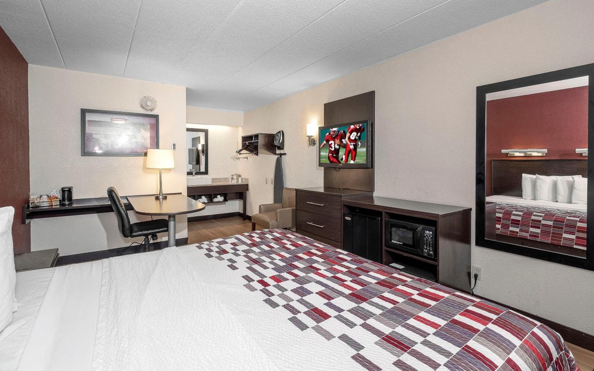 Red Roof Inn Mt Laurel photo 7