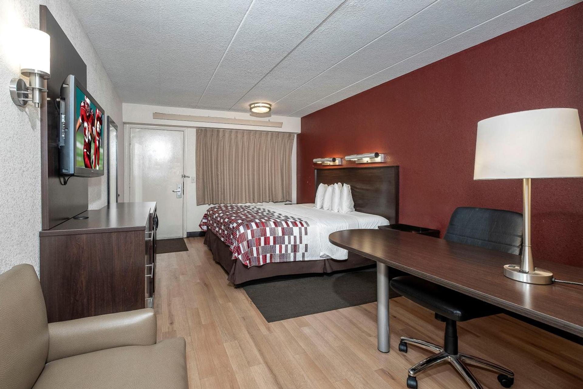 Red Roof Inn Mt Laurel photo 8