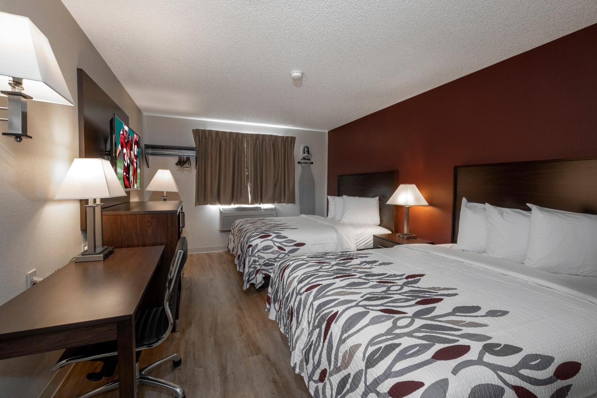 Red Roof Inn Greensburg photo 27