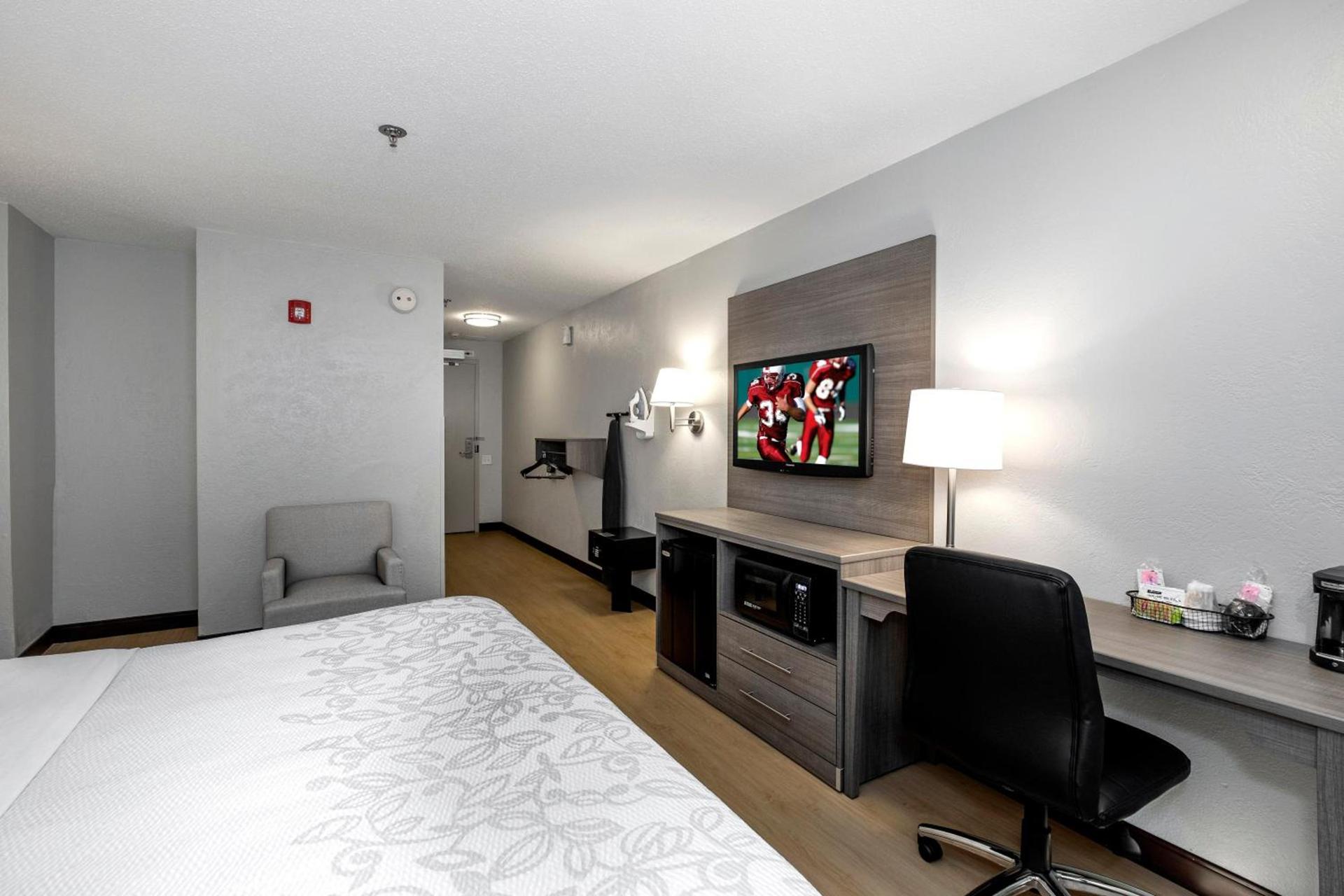 Red Roof Inn PLUS Boston - Mansfield - Foxboro photo 23