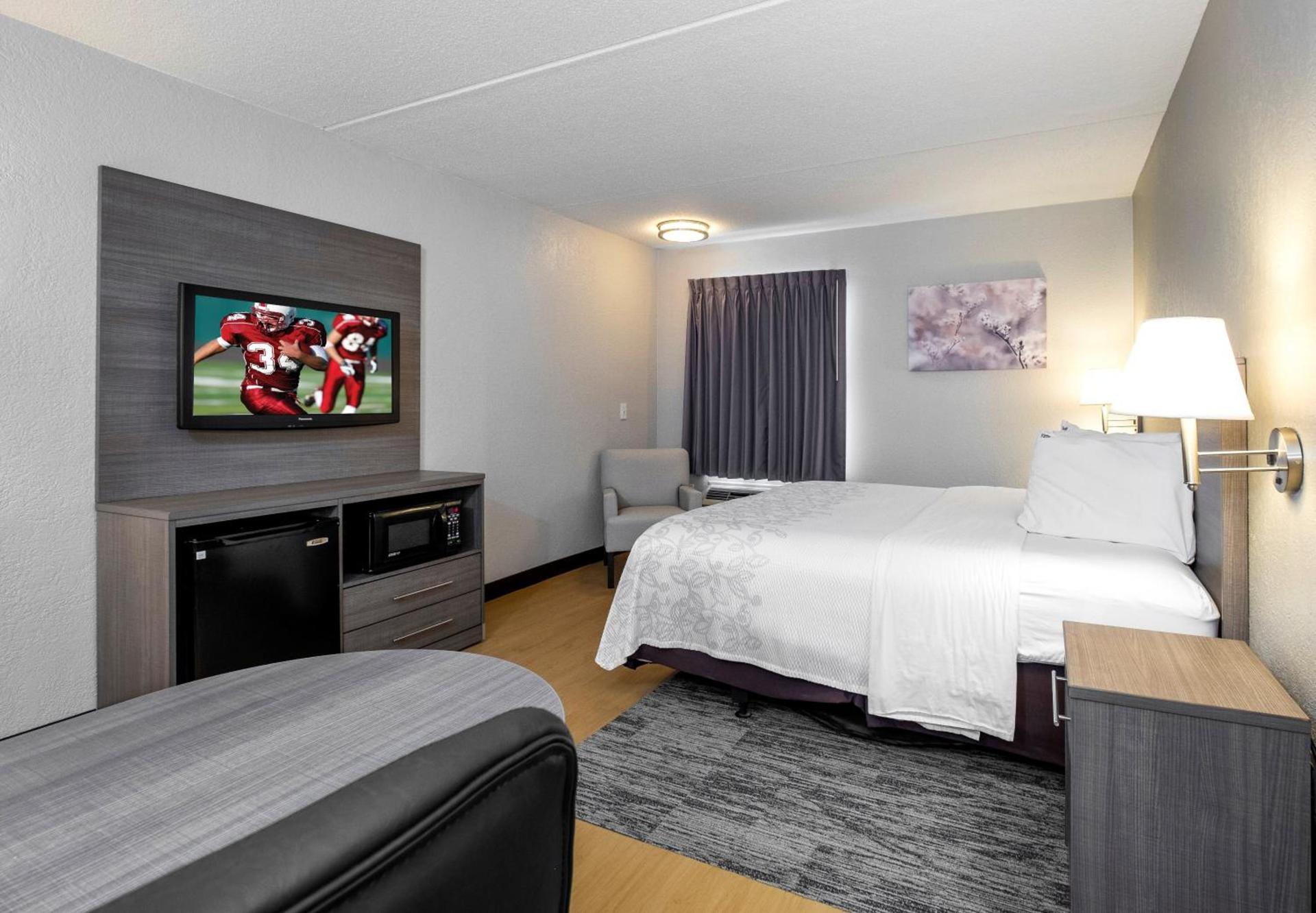 Red Roof Inn PLUS Boston - Mansfield - Foxboro photo 25