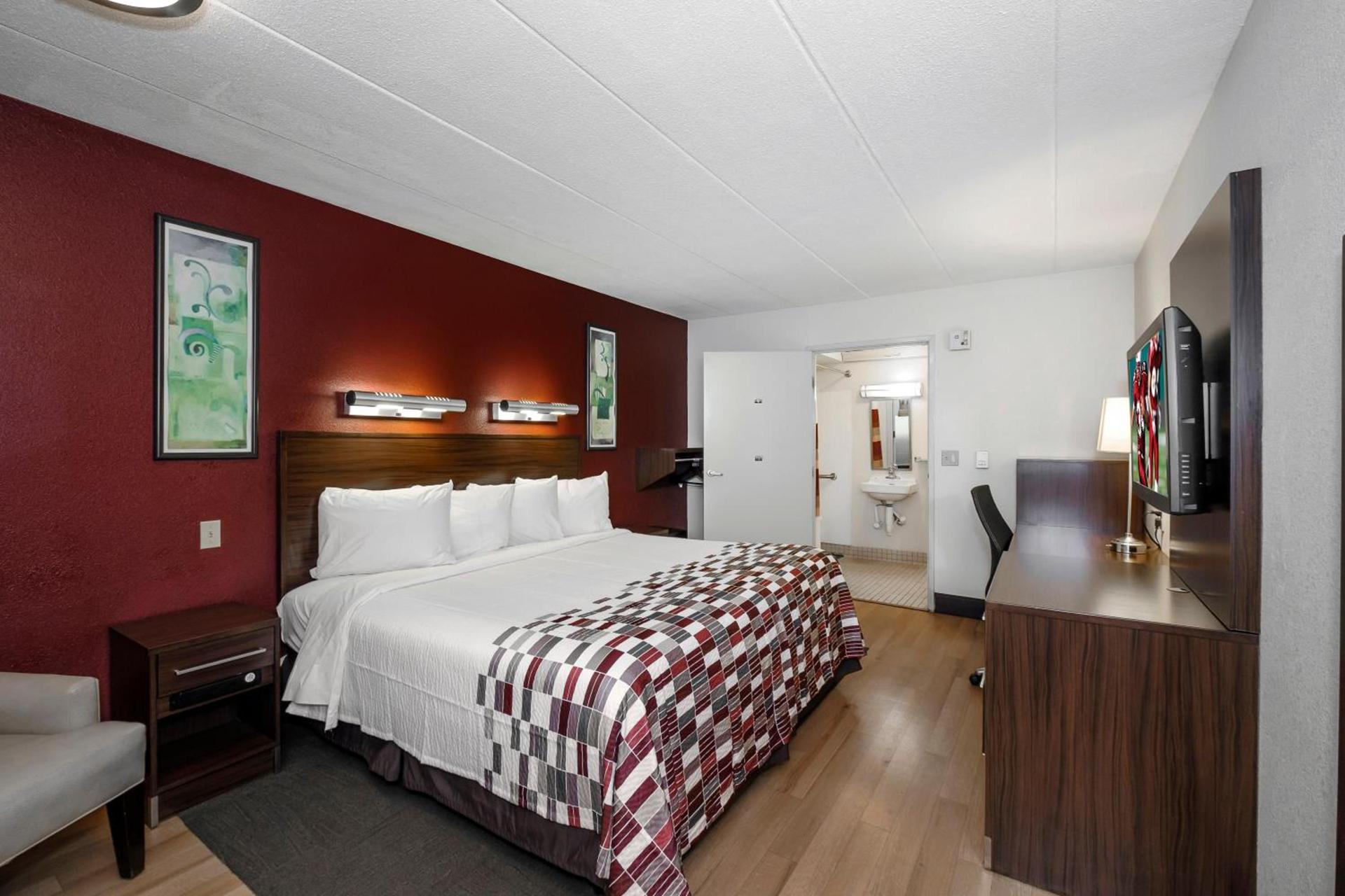 Red Roof Inn Aberdeen photo 19