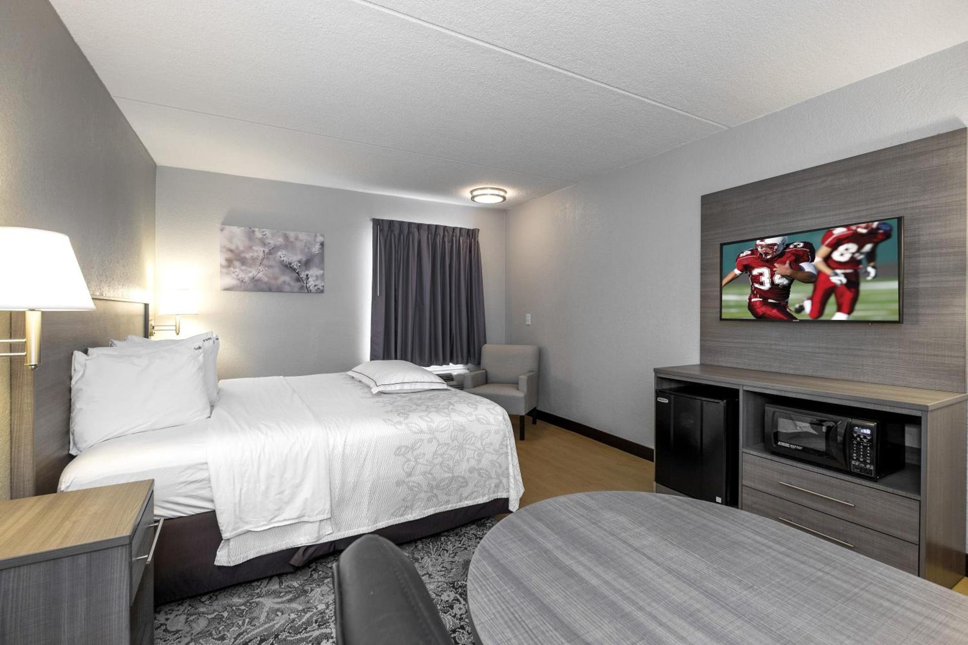 Red Roof Inn PLUS Boston - Mansfield - Foxboro photo 32