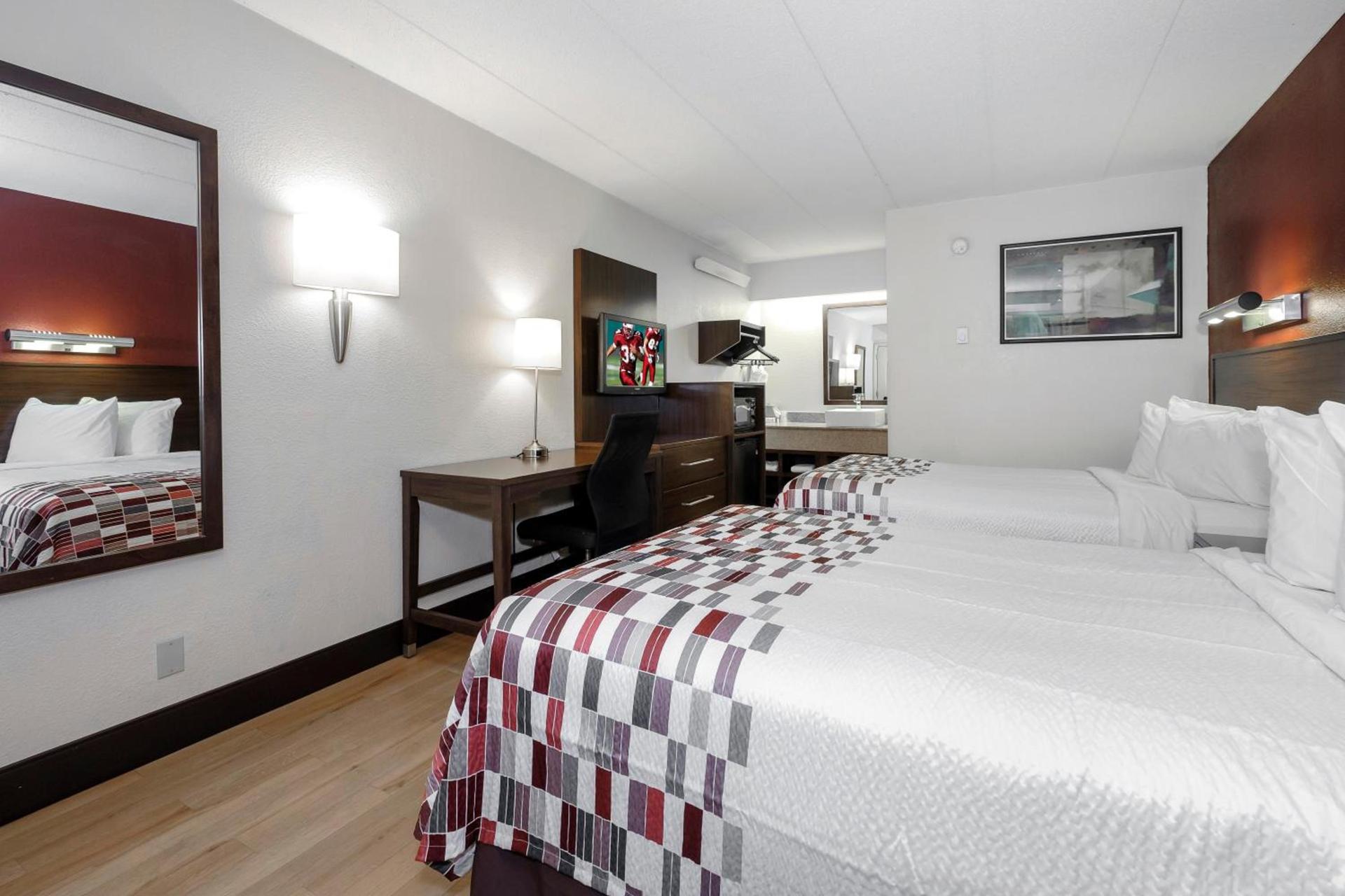 Red Roof Inn Aberdeen photo 15