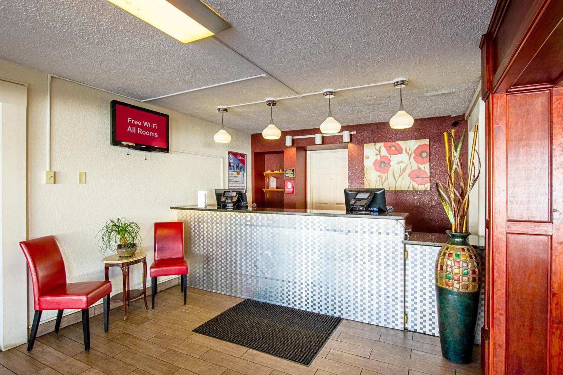 Red Roof Inn Battle Creek photo 11