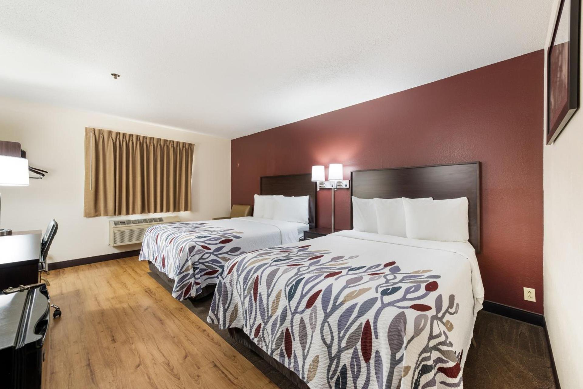 Red Roof Inn Auburn photo 15