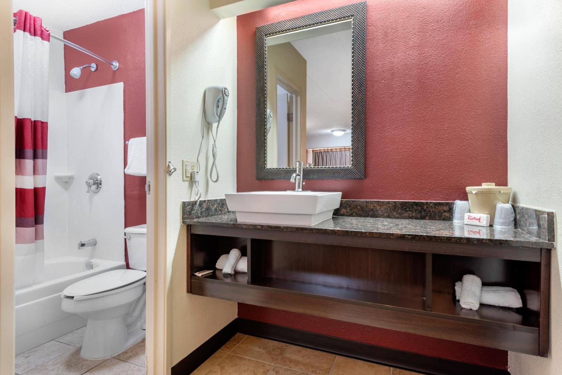 Red Roof Inn Lafayette - Purdue University photo 24