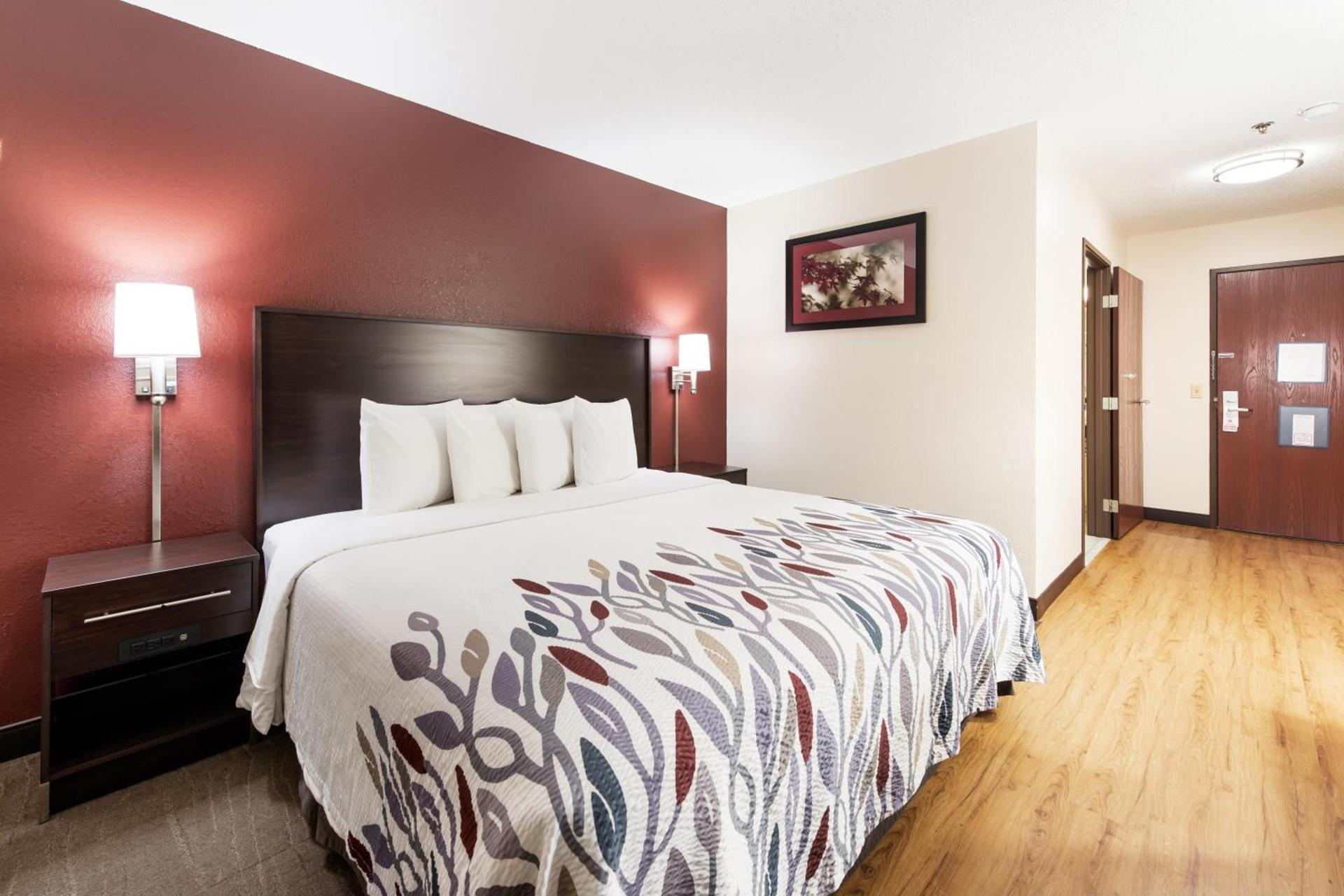 Red Roof Inn Auburn photo 28