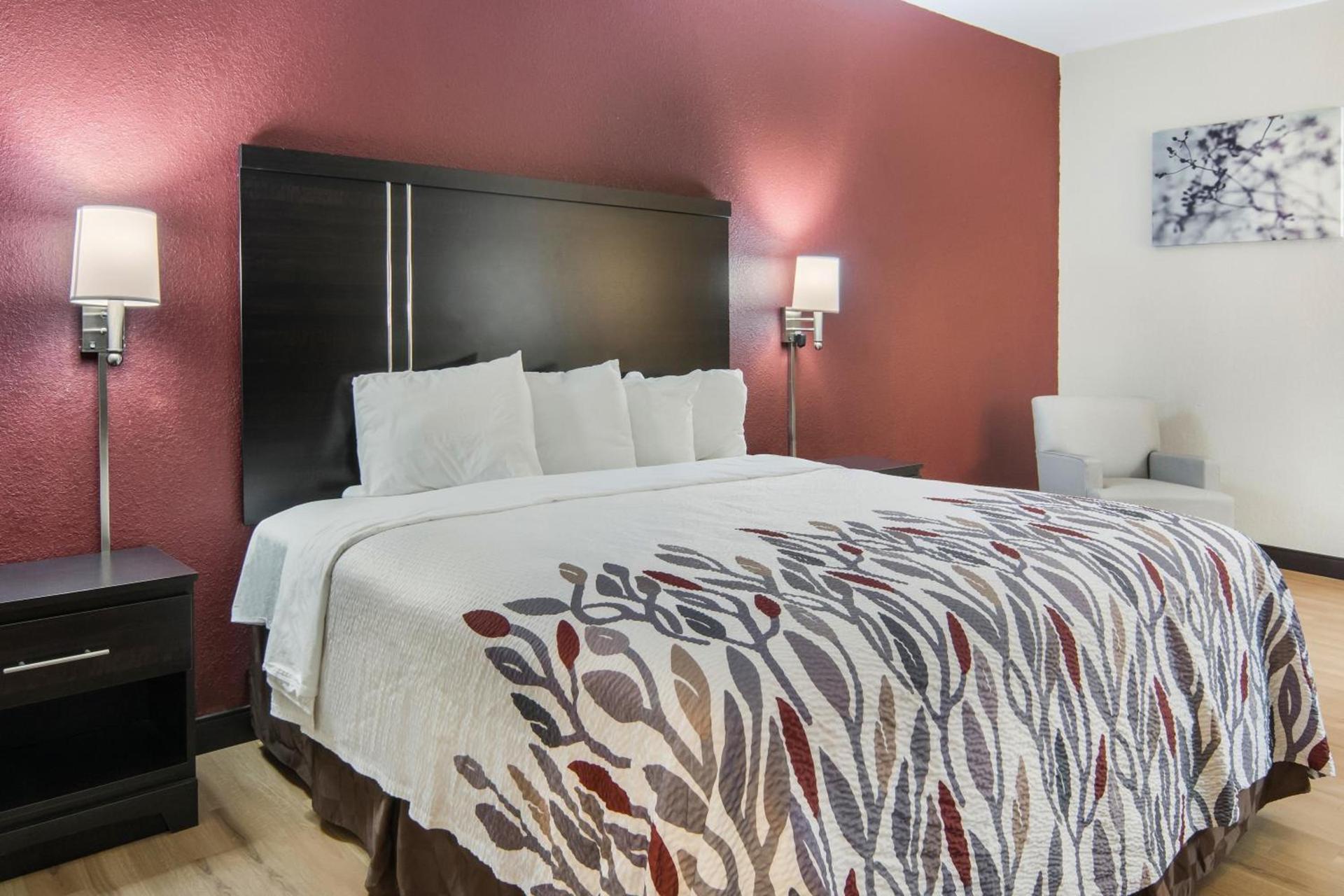 Red Roof Inn Fort Worth - Saginaw photo 13