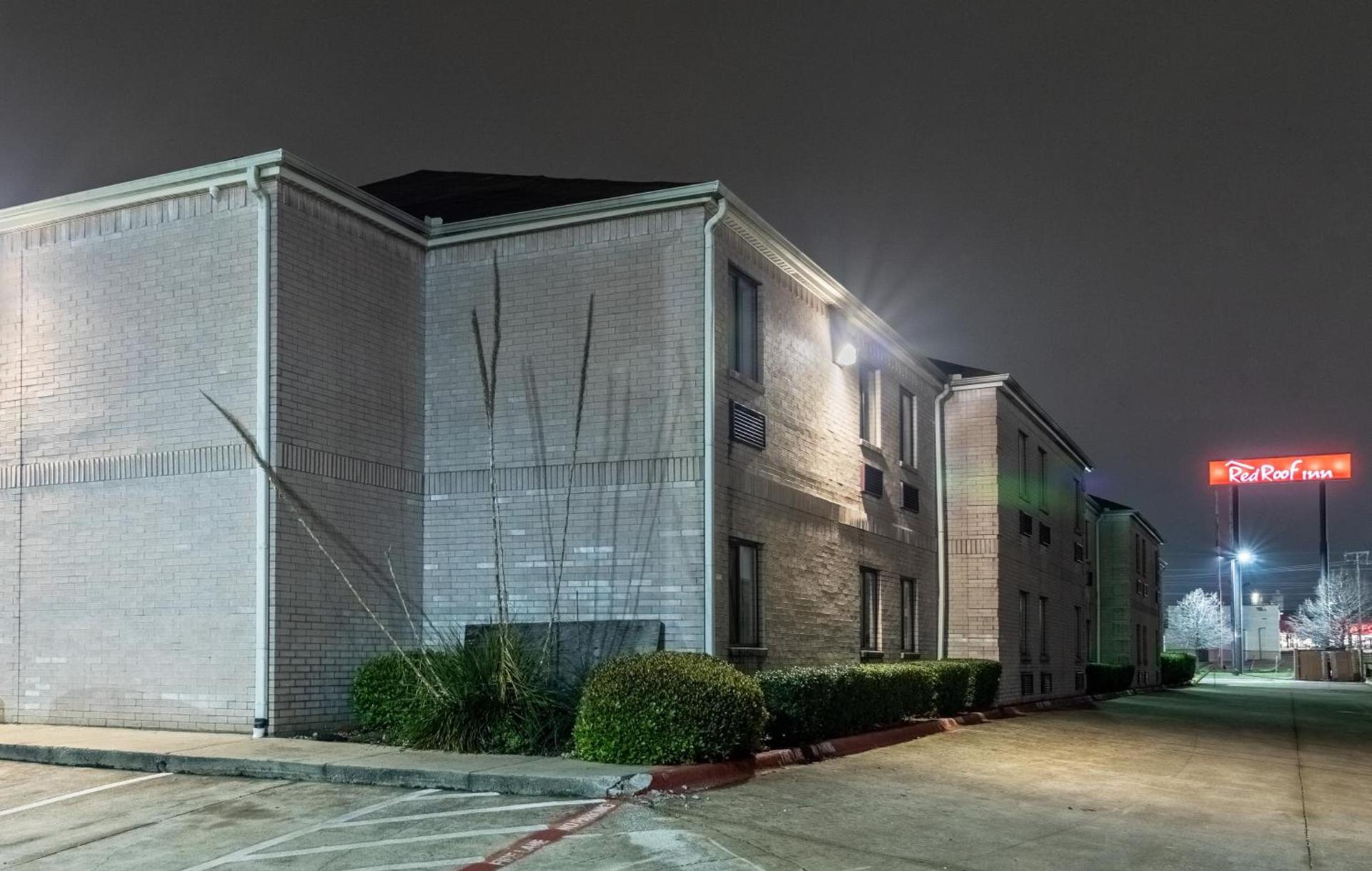 Red Roof Inn Fort Worth - Saginaw photo 4