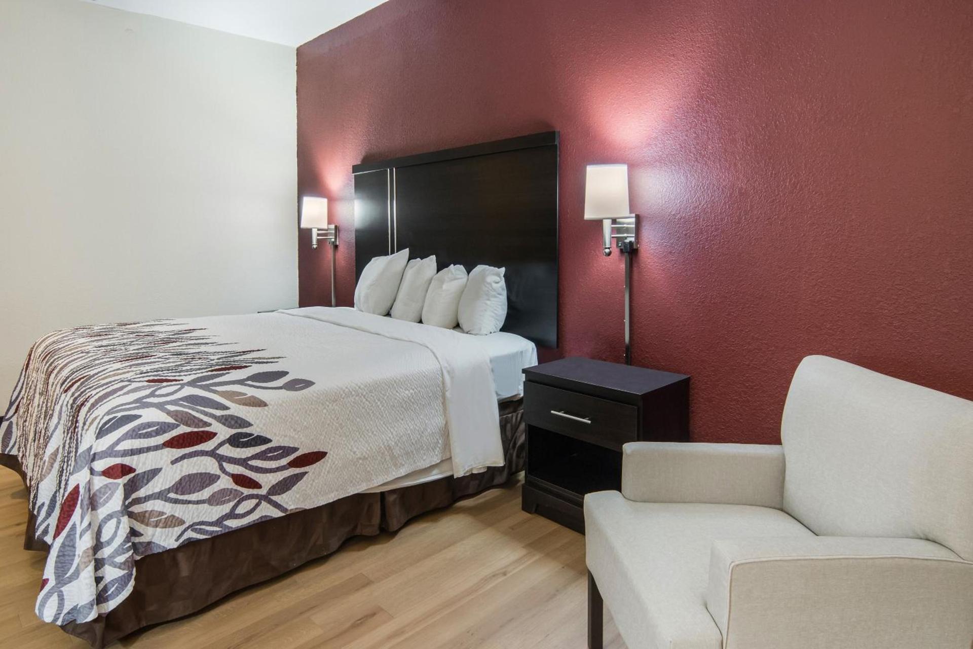 Red Roof Inn Fort Worth - Saginaw photo 15