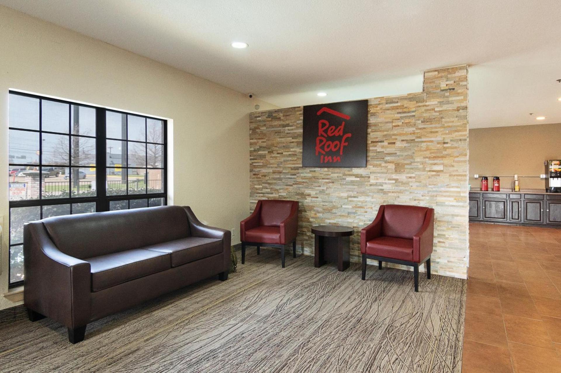 Red Roof Inn Fort Worth - Saginaw photo 9