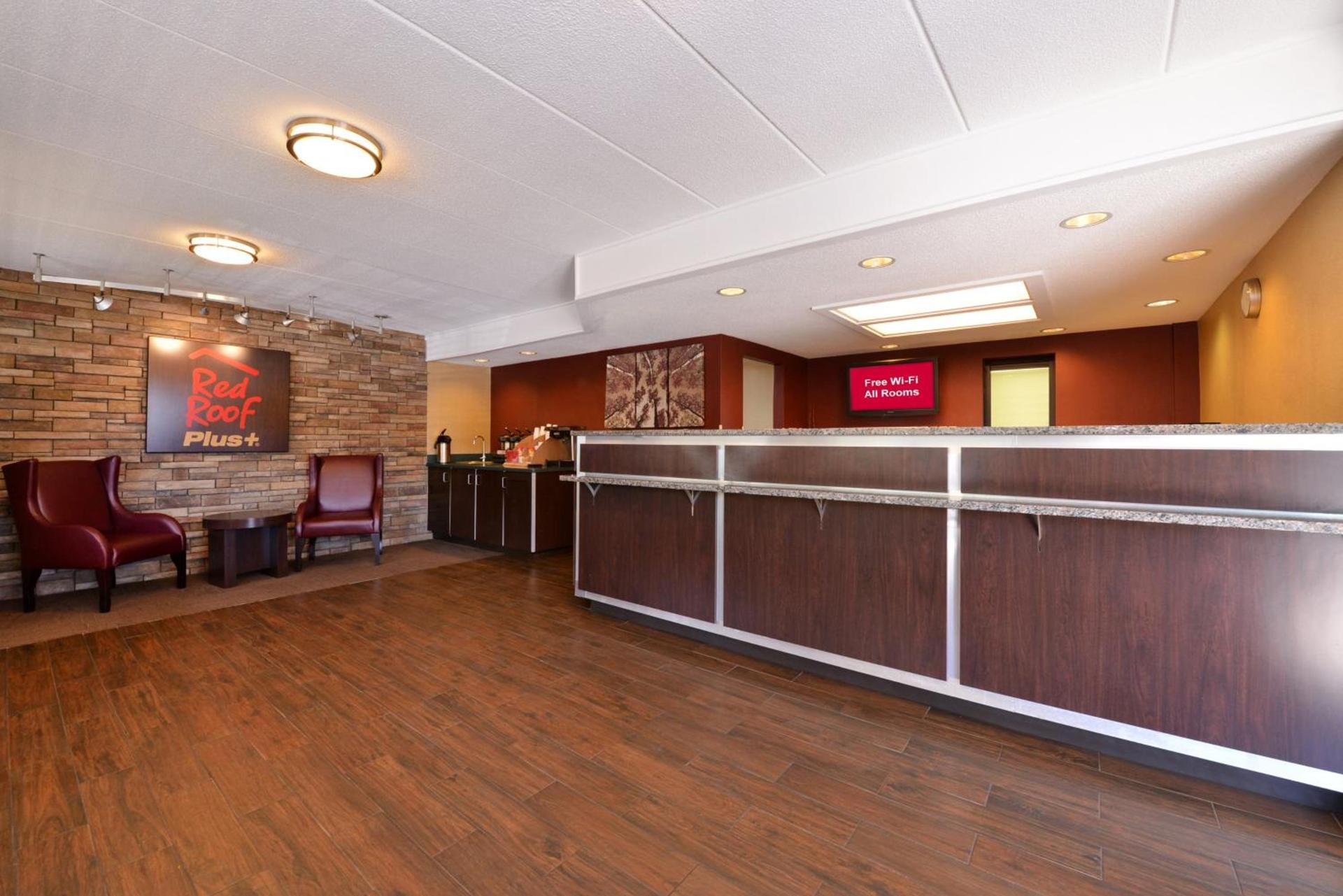 Red Roof Inn PLUS+ Secaucus - Meadowlands photo 9