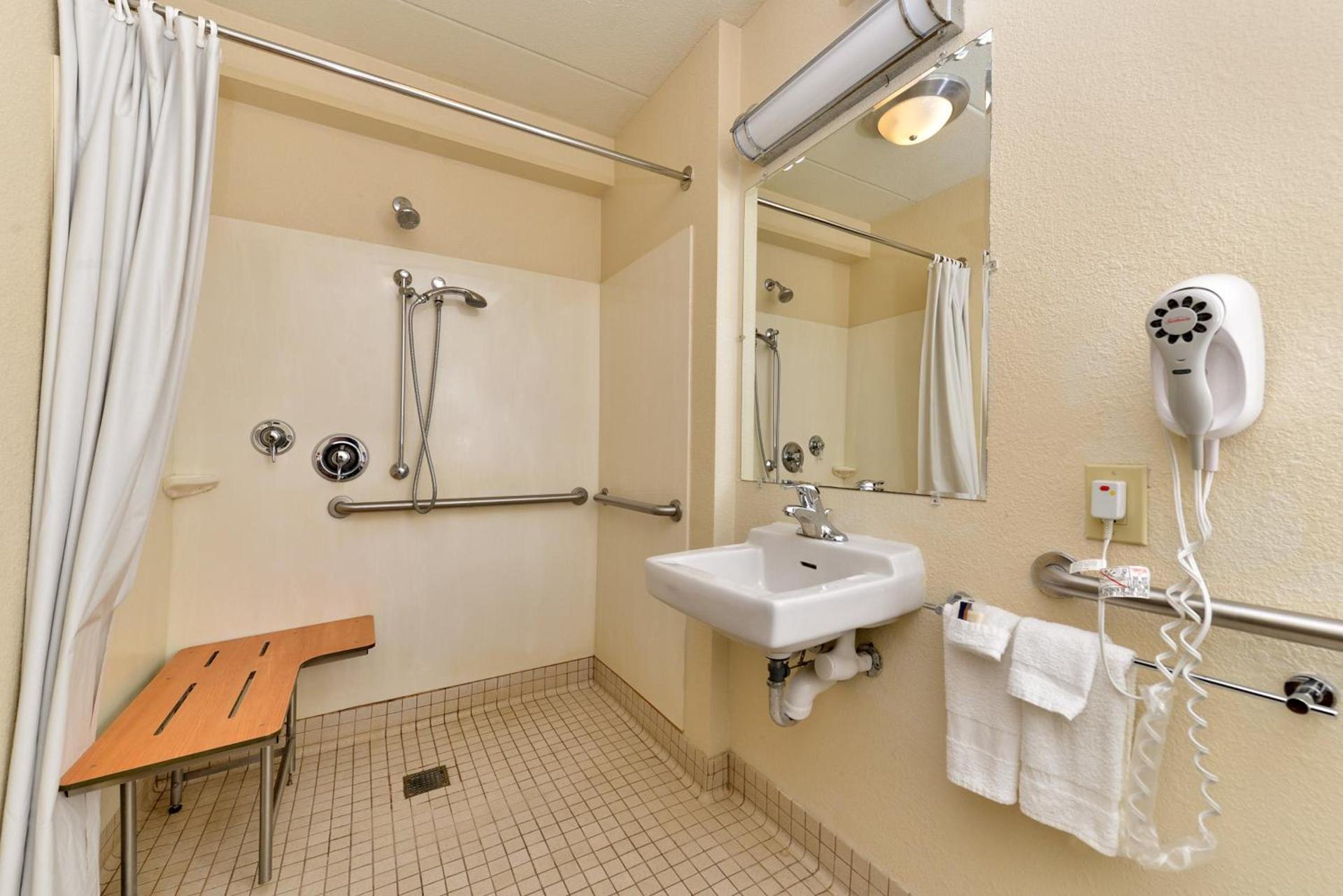 Red Roof Inn PLUS+ Secaucus - Meadowlands photo 30
