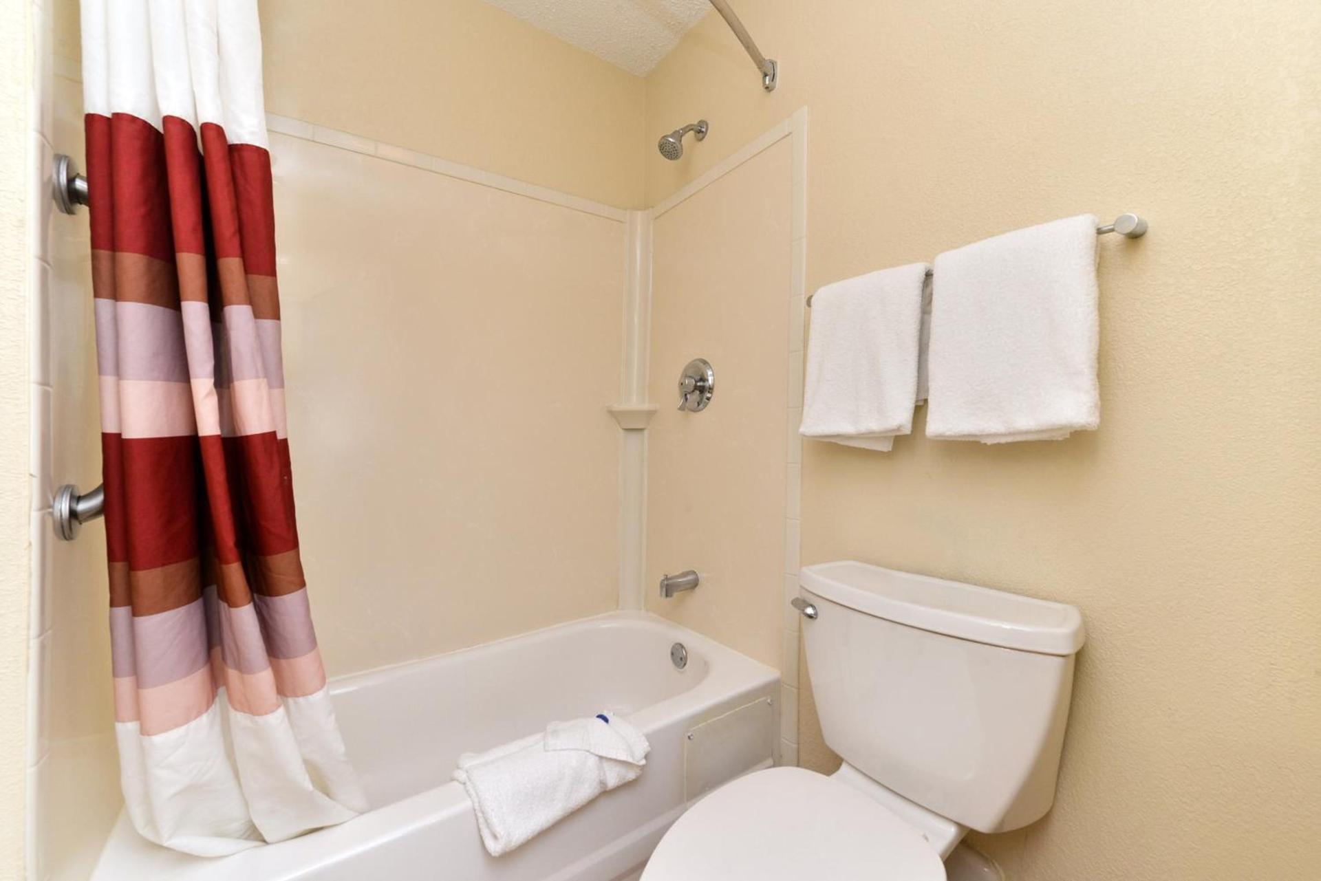Red Roof Inn PLUS+ Secaucus - Meadowlands photo 27