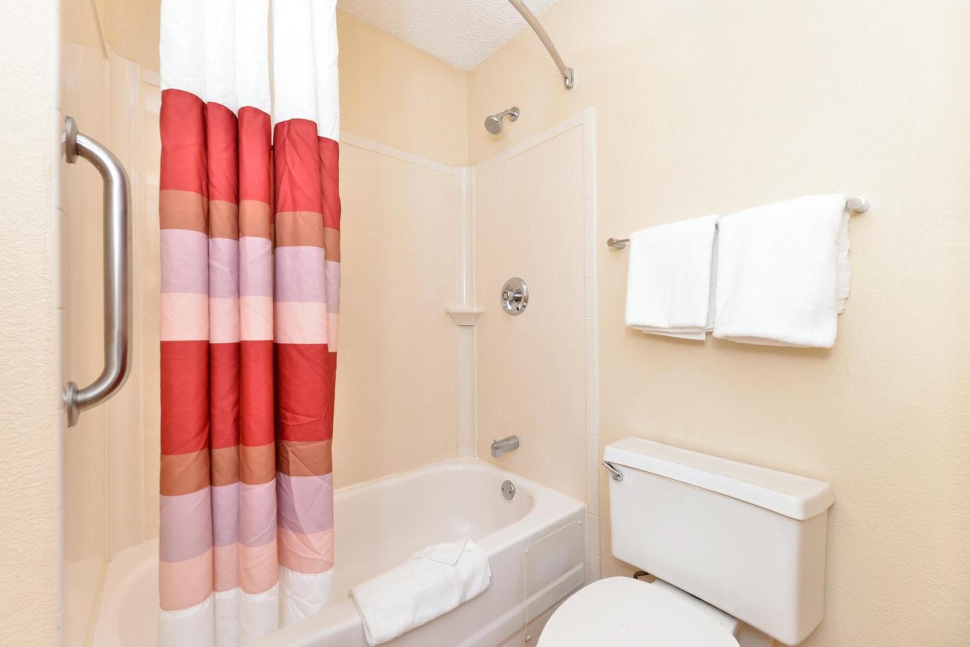 Red Roof Inn PLUS+ Secaucus - Meadowlands photo 28