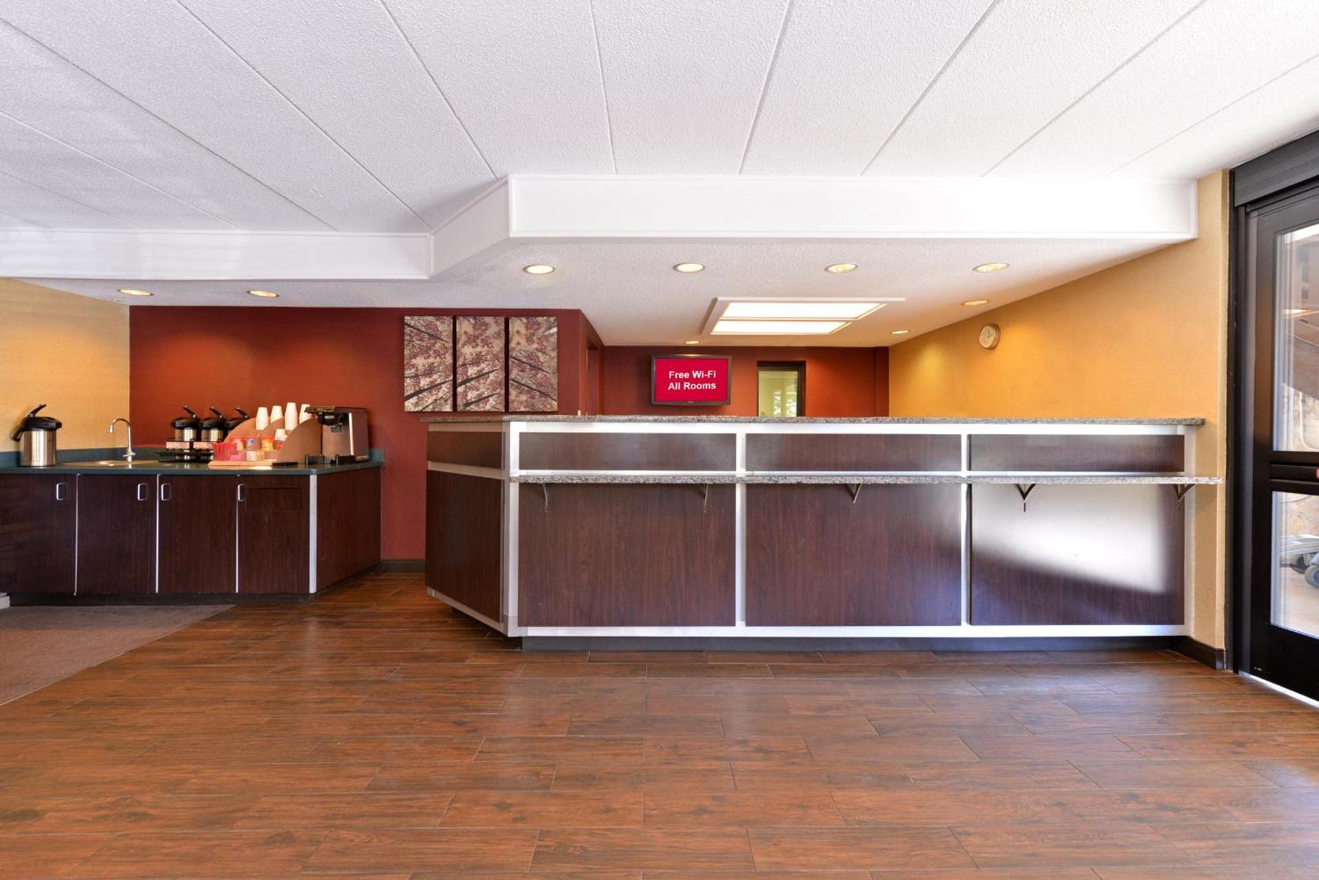 Red Roof Inn PLUS+ Secaucus - Meadowlands photo 10