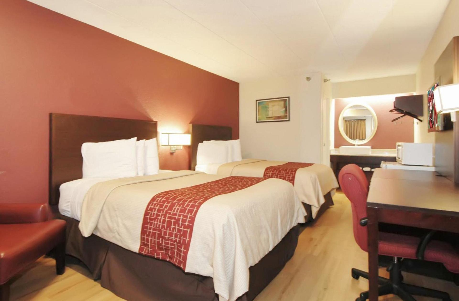 Red Roof Inn PLUS Chicago - Hoffman Estates photo 14