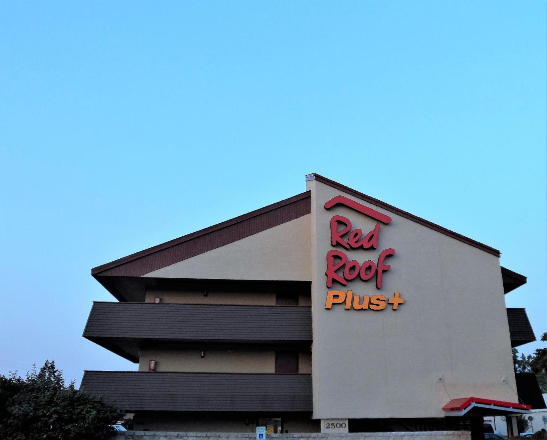 Red Roof Inn PLUS Chicago - Hoffman Estates — hotel in Hoffman Estates